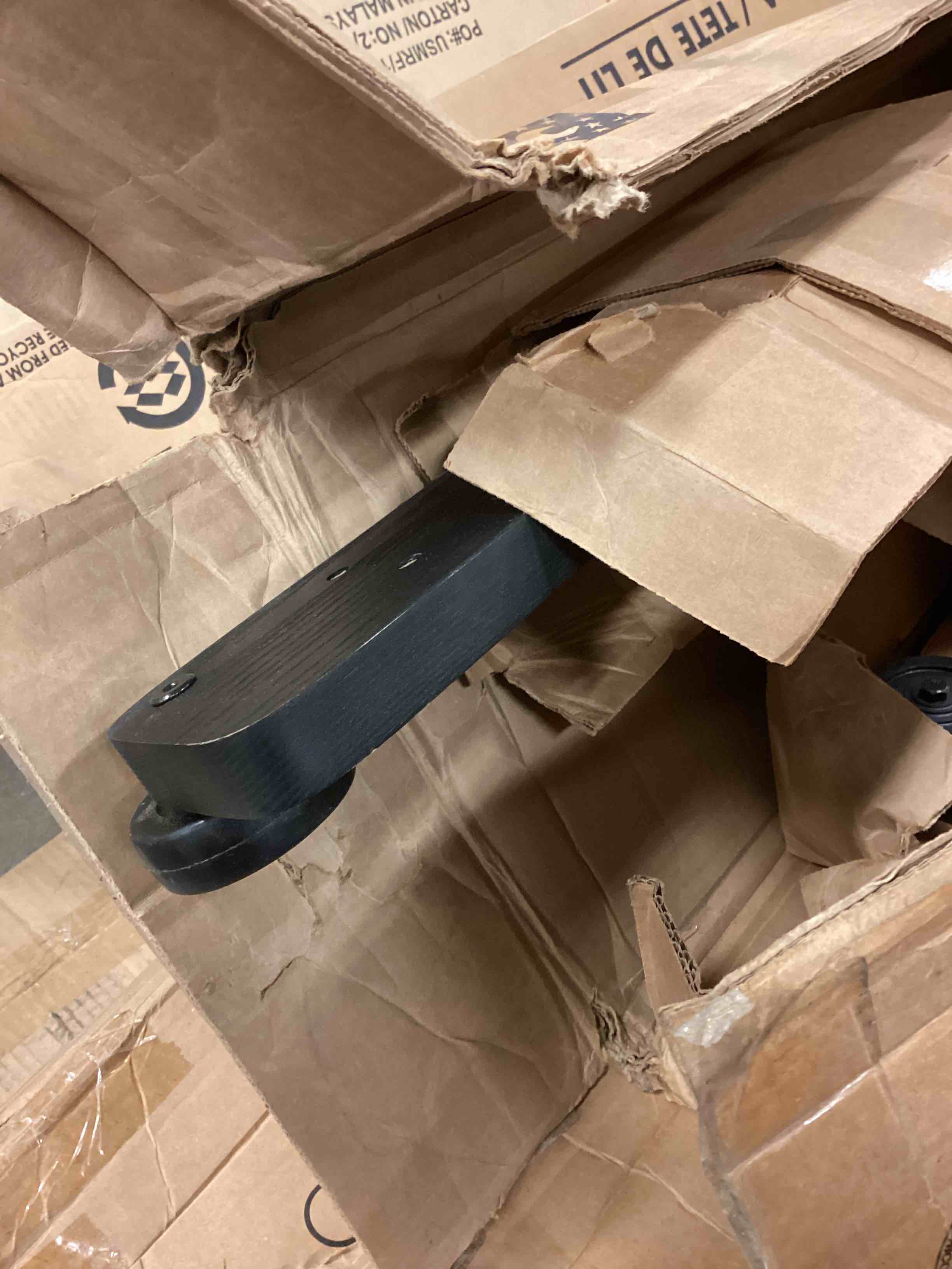 https://s3.amazonaws.com/lotting-images-prod/bidfta/RED6294791_1712334741827.jpeg
