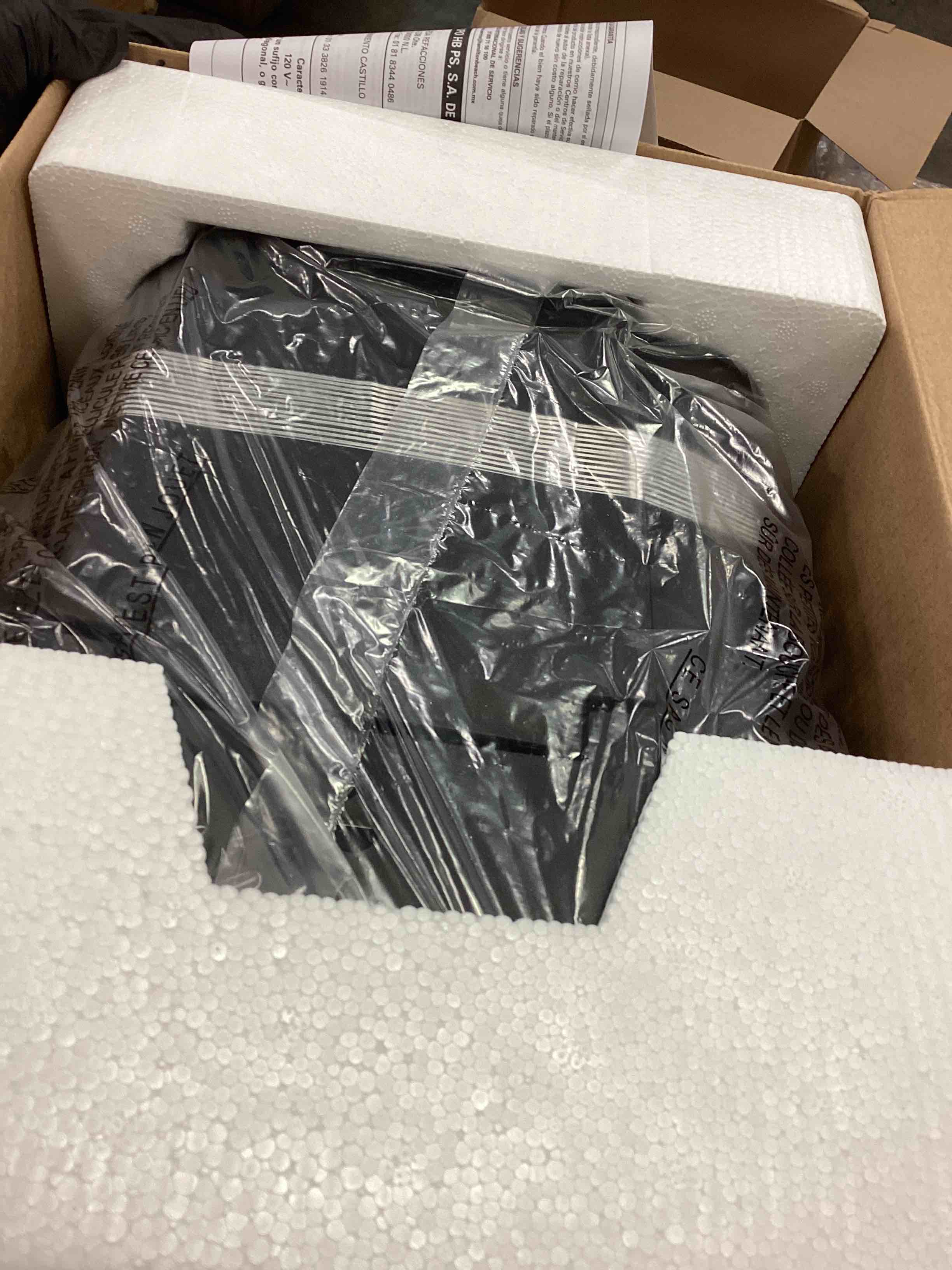 https://s3.amazonaws.com/lotting-images-prod/bidfta/RED6295560_1713793186478.jpeg