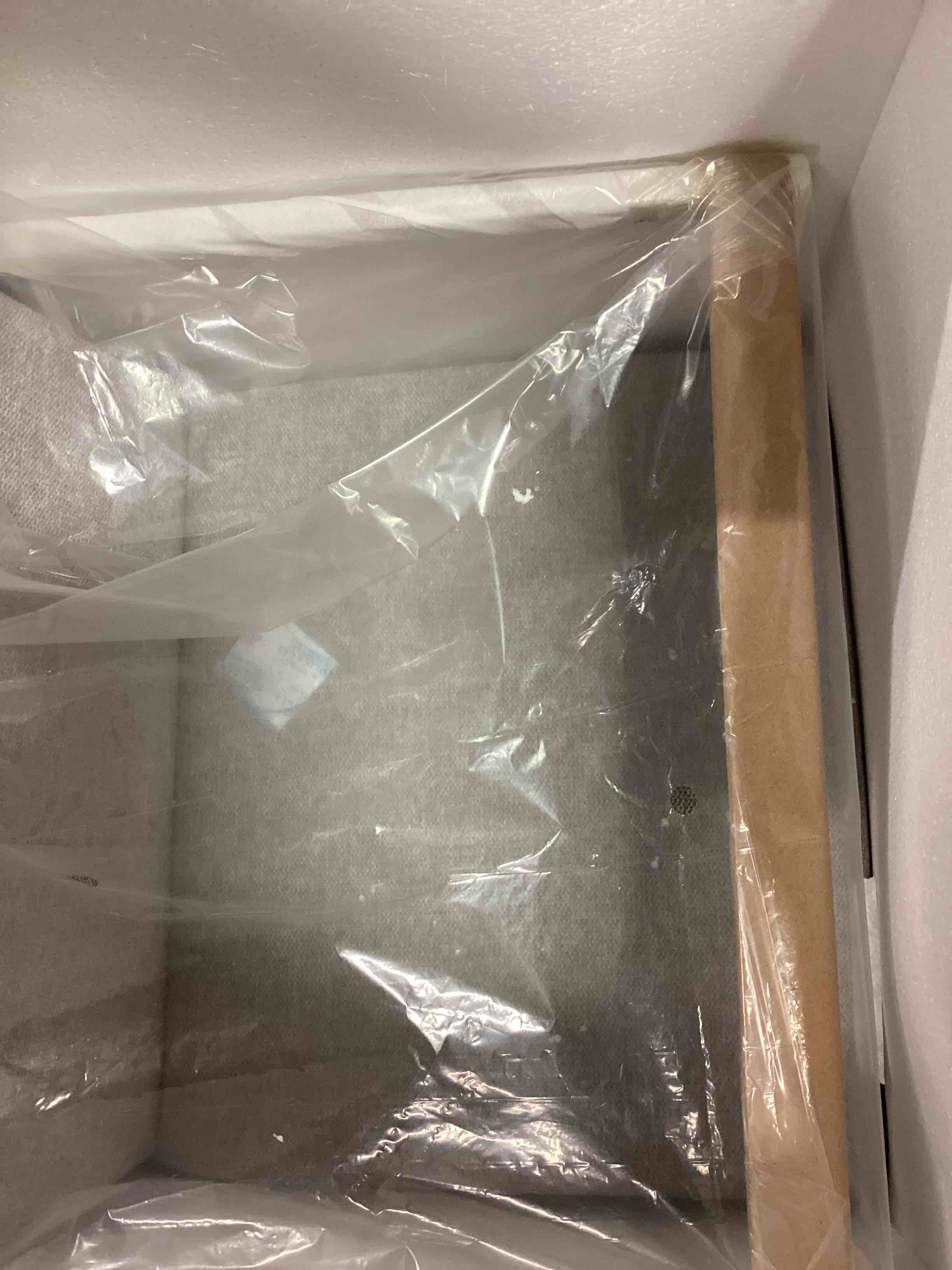 https://s3.amazonaws.com/lotting-images-prod/bidfta/RED6306501_1712759439464.jpeg