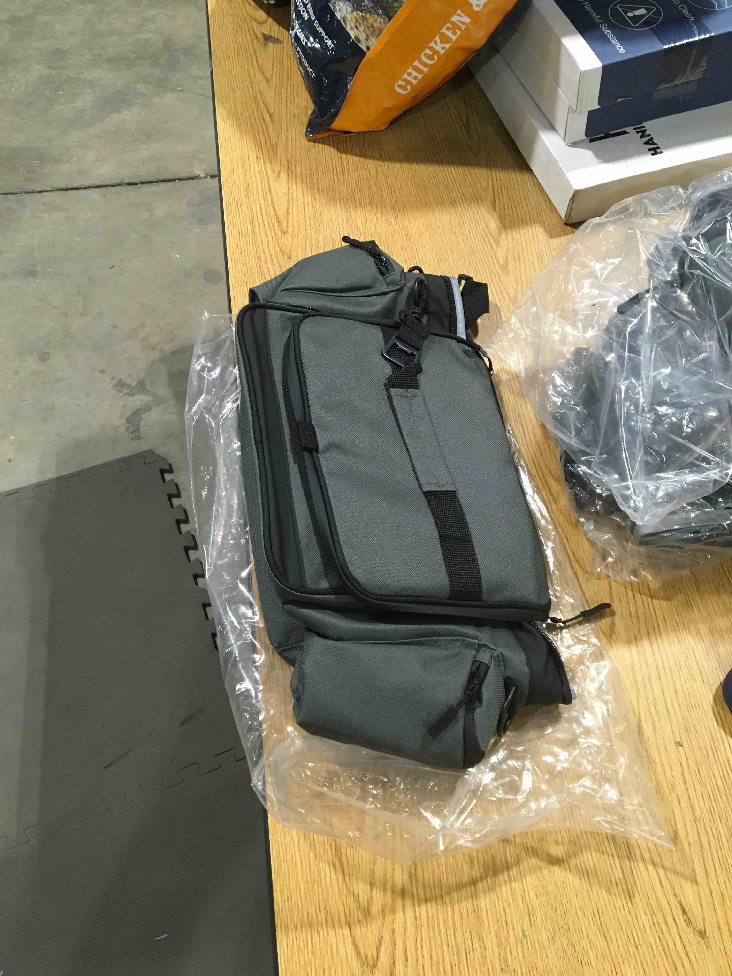 https://s3.amazonaws.com/lotting-images-prod/bidfta/RED6308030_1717413891439.jpeg