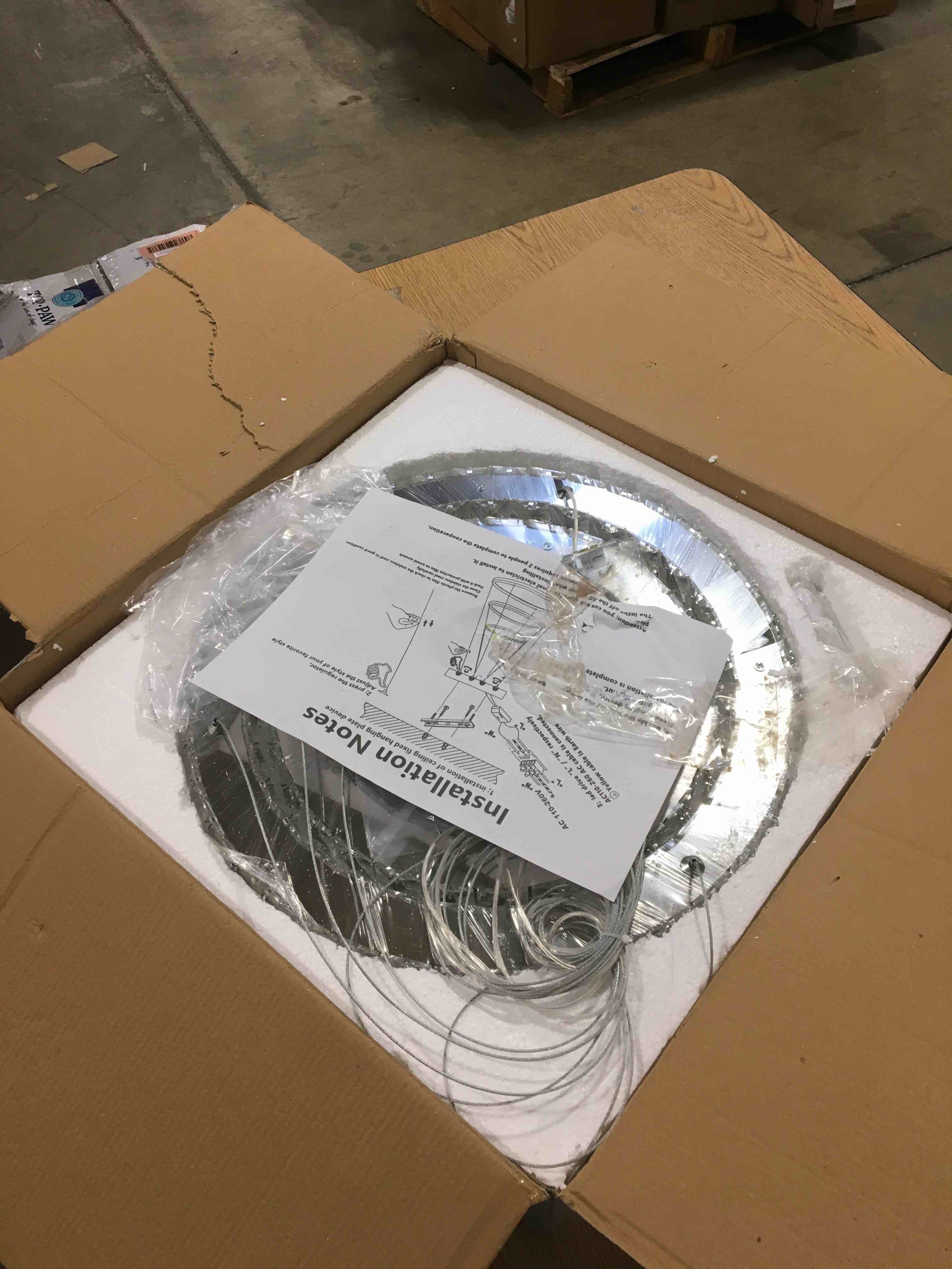 https://s3.amazonaws.com/lotting-images-prod/bidfta/RED6308060_1717420225367.jpeg