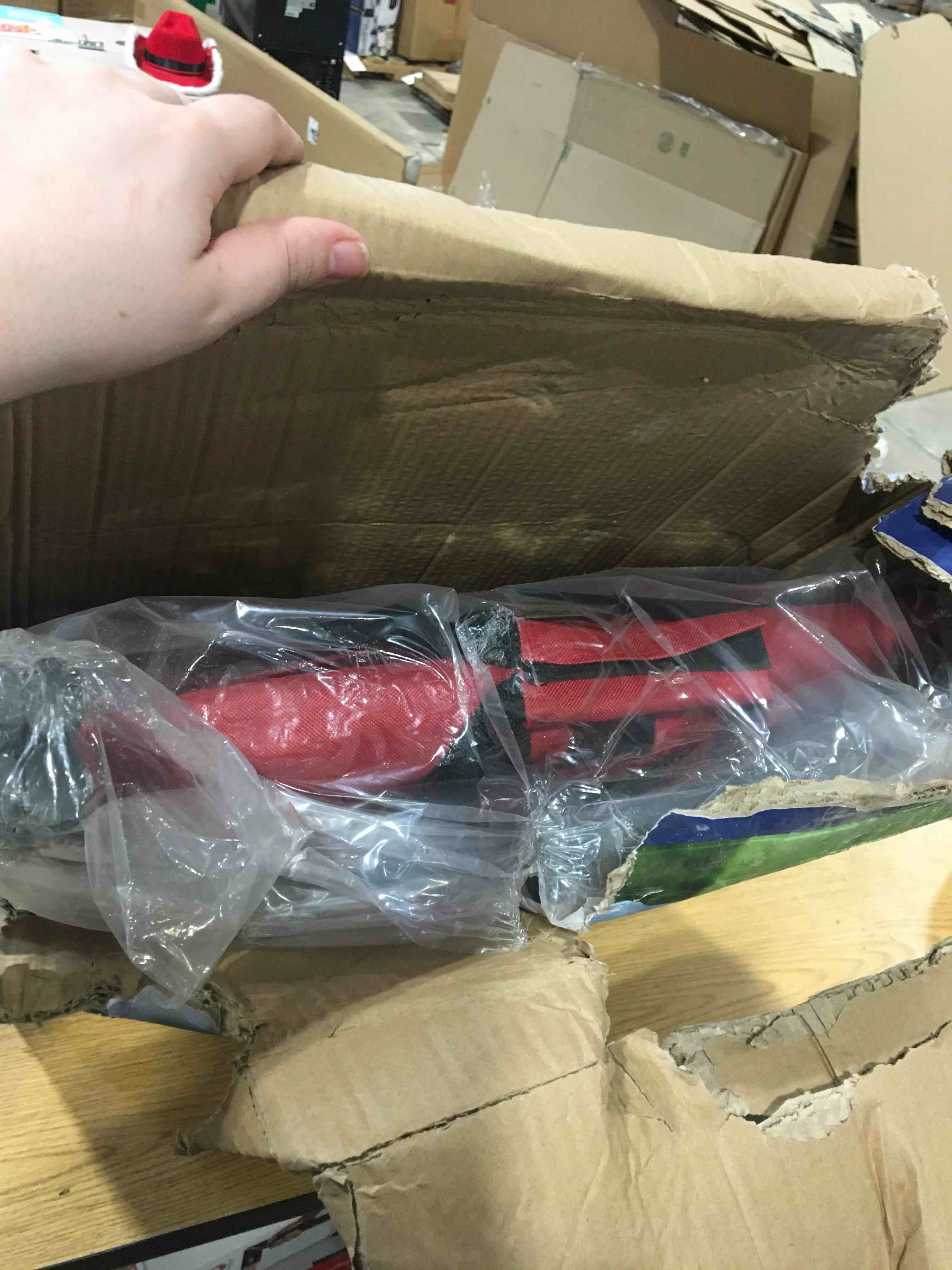 https://s3.amazonaws.com/lotting-images-prod/bidfta/RED6308064_1717422308957.jpeg