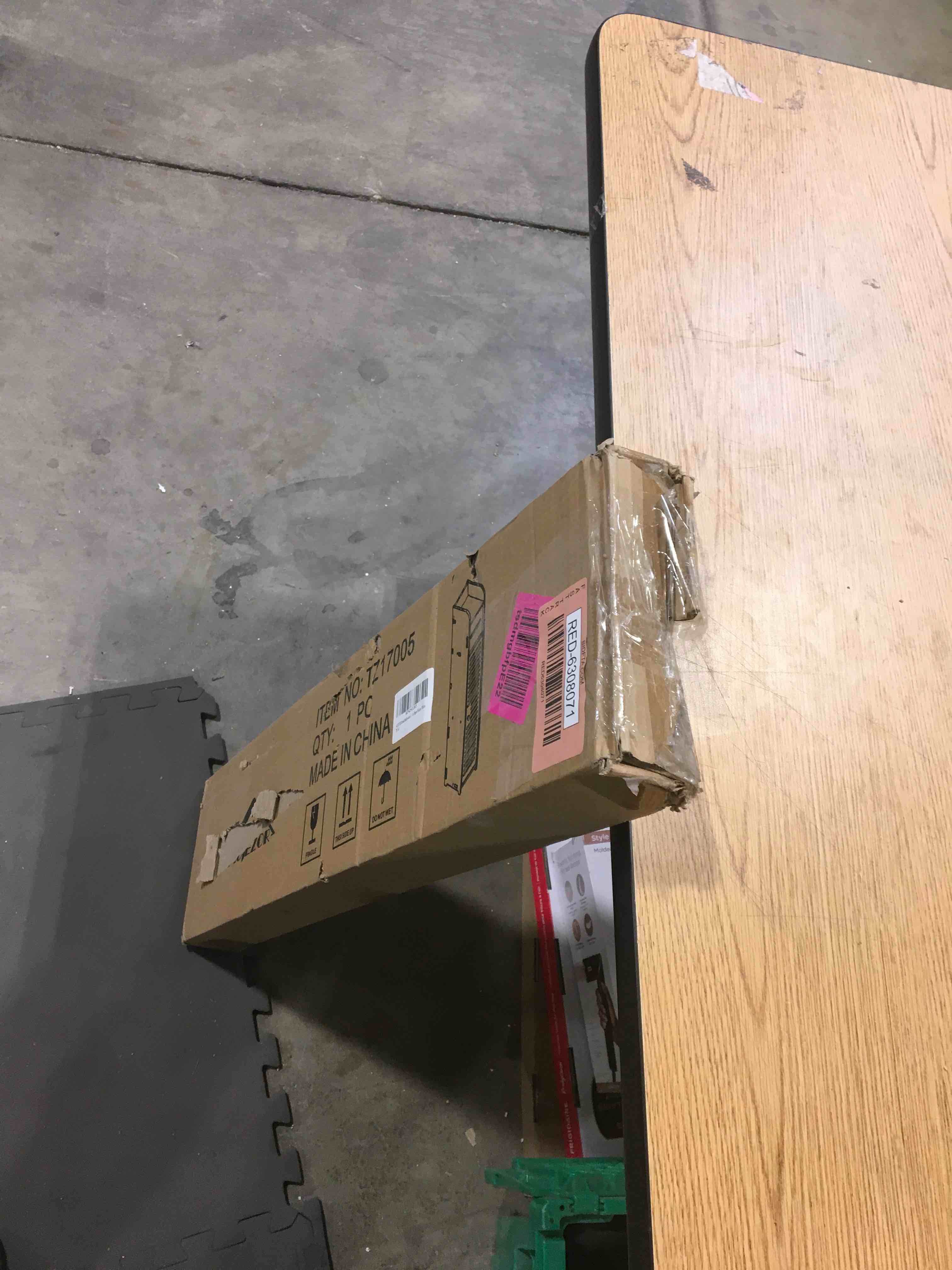 https://s3.amazonaws.com/lotting-images-prod/bidfta/RED6308071_1717424107981.jpeg