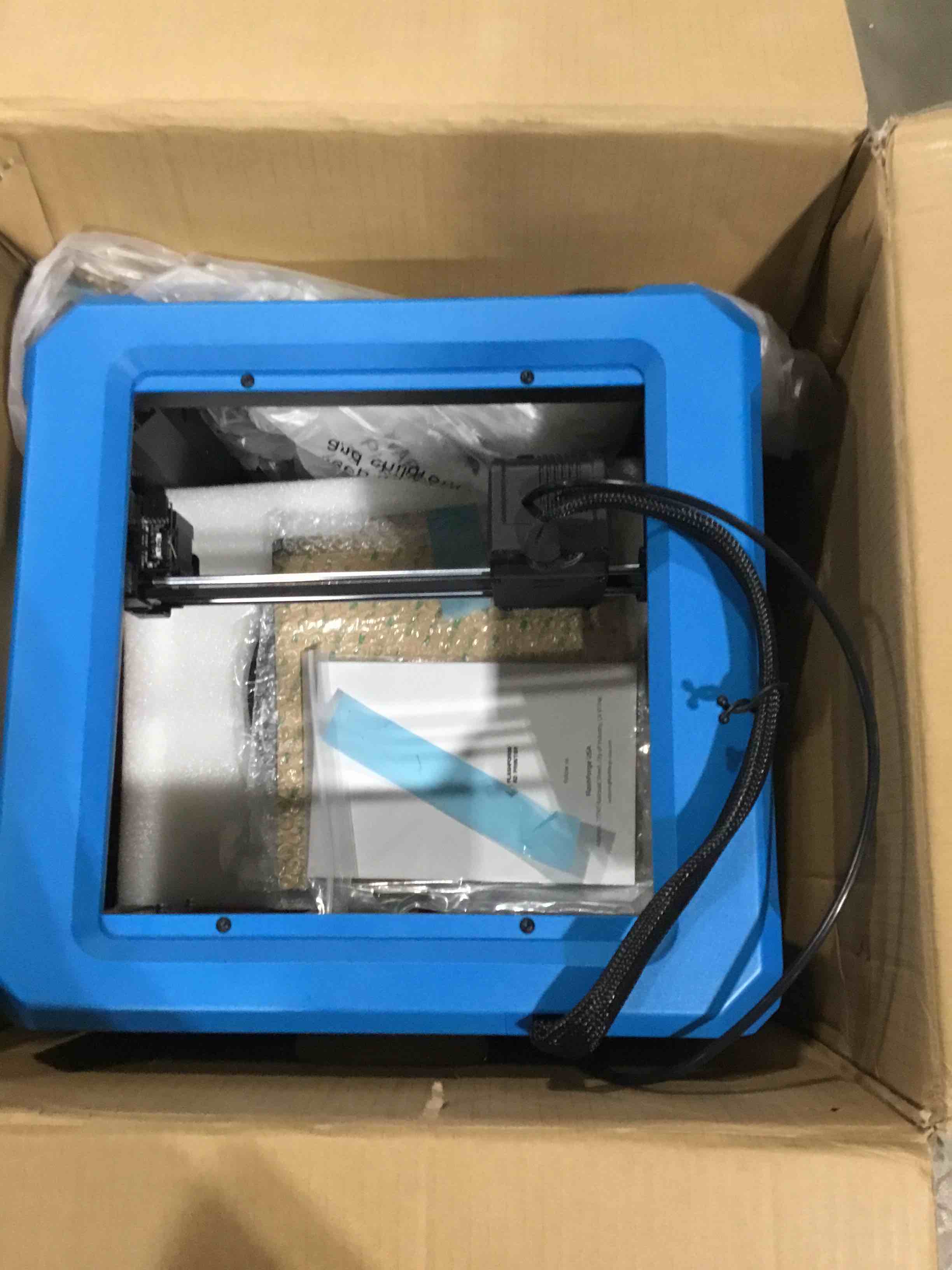 https://s3.amazonaws.com/lotting-images-prod/bidfta/RED6308350_1718025981908.jpeg