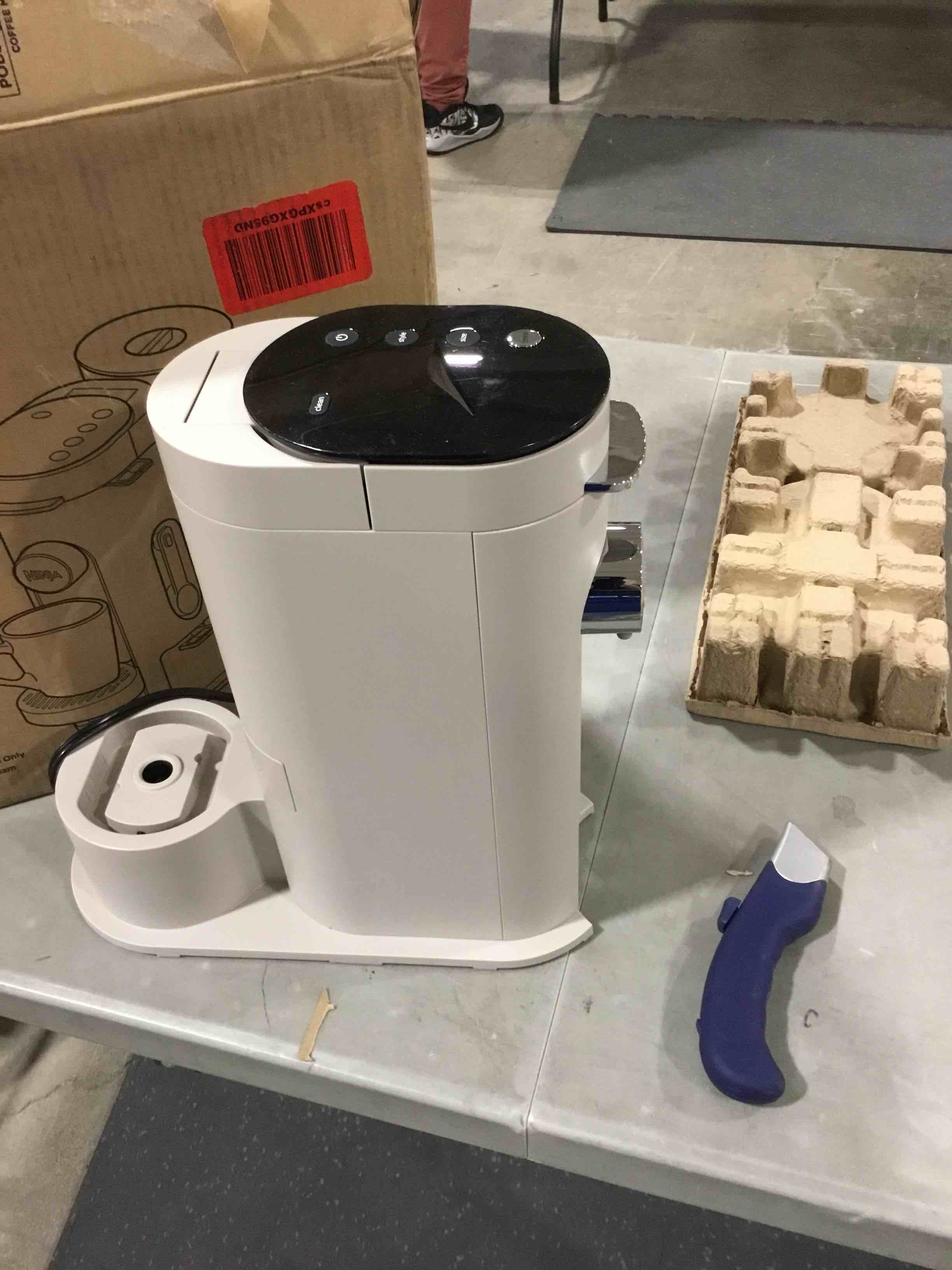 https://s3.amazonaws.com/lotting-images-prod/bidfta/RED6308353_1718026955692.jpeg