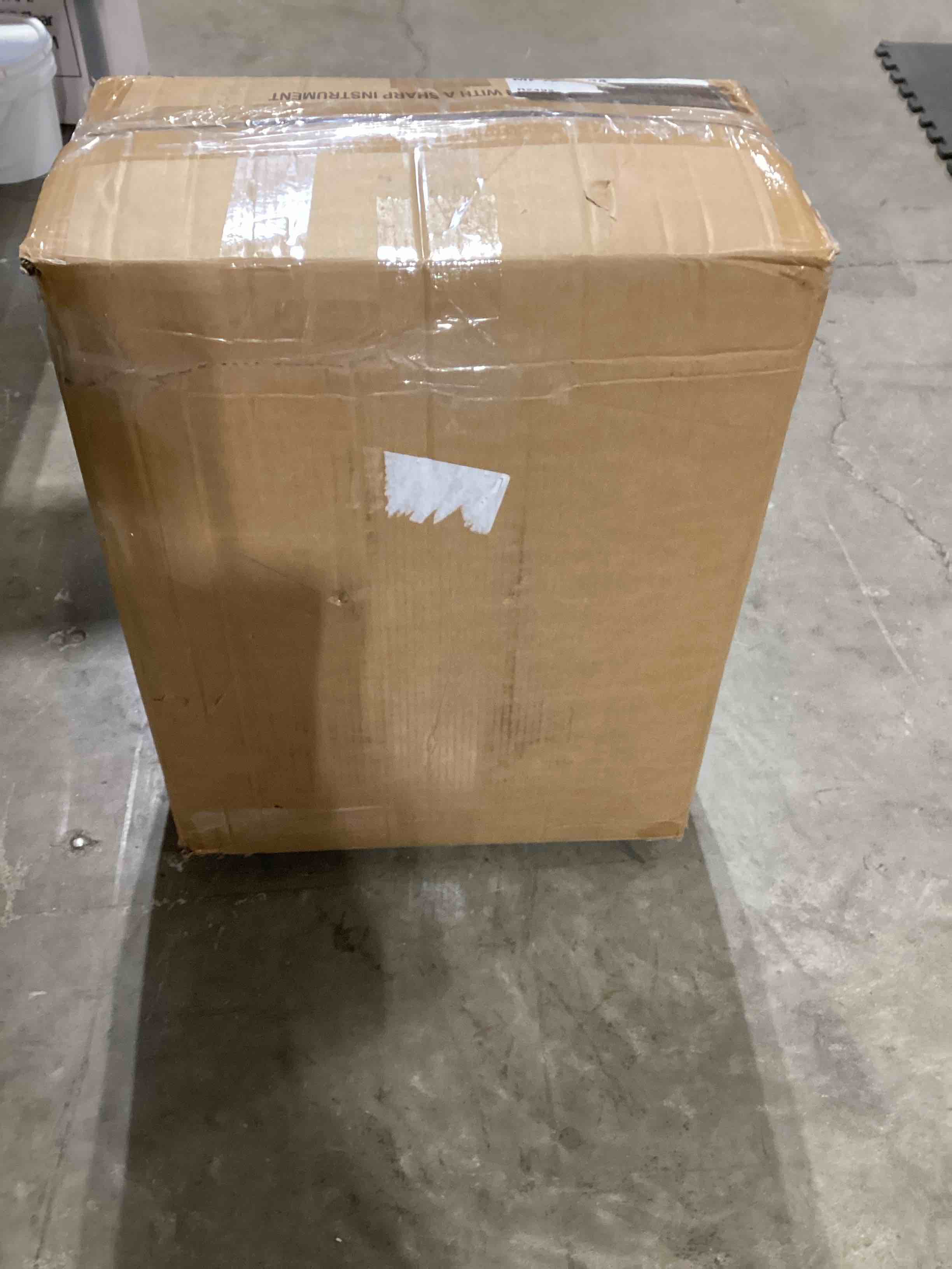 https://s3.amazonaws.com/lotting-images-prod/bidfta/RED6308793_1718708915270.jpeg