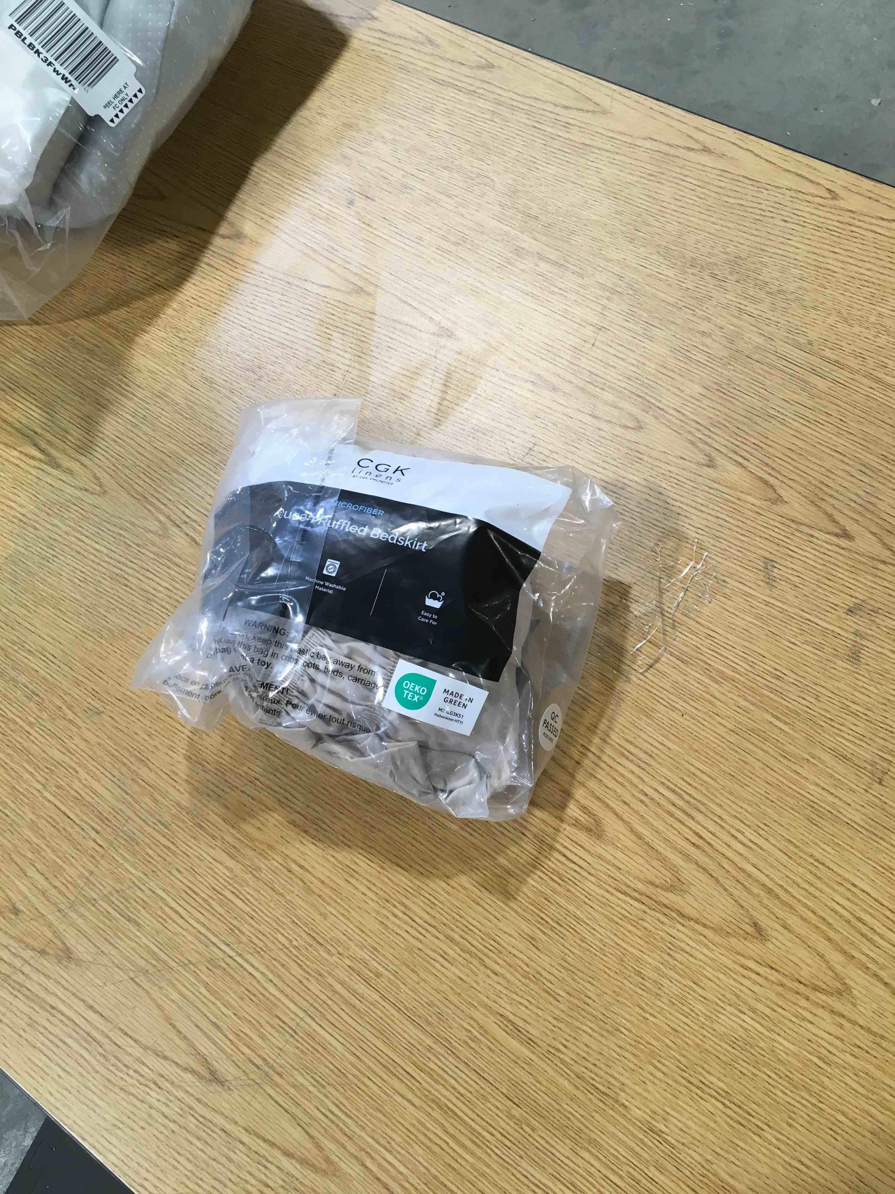 https://s3.amazonaws.com/lotting-images-prod/bidfta/RED6309794_1716210208928.jpeg