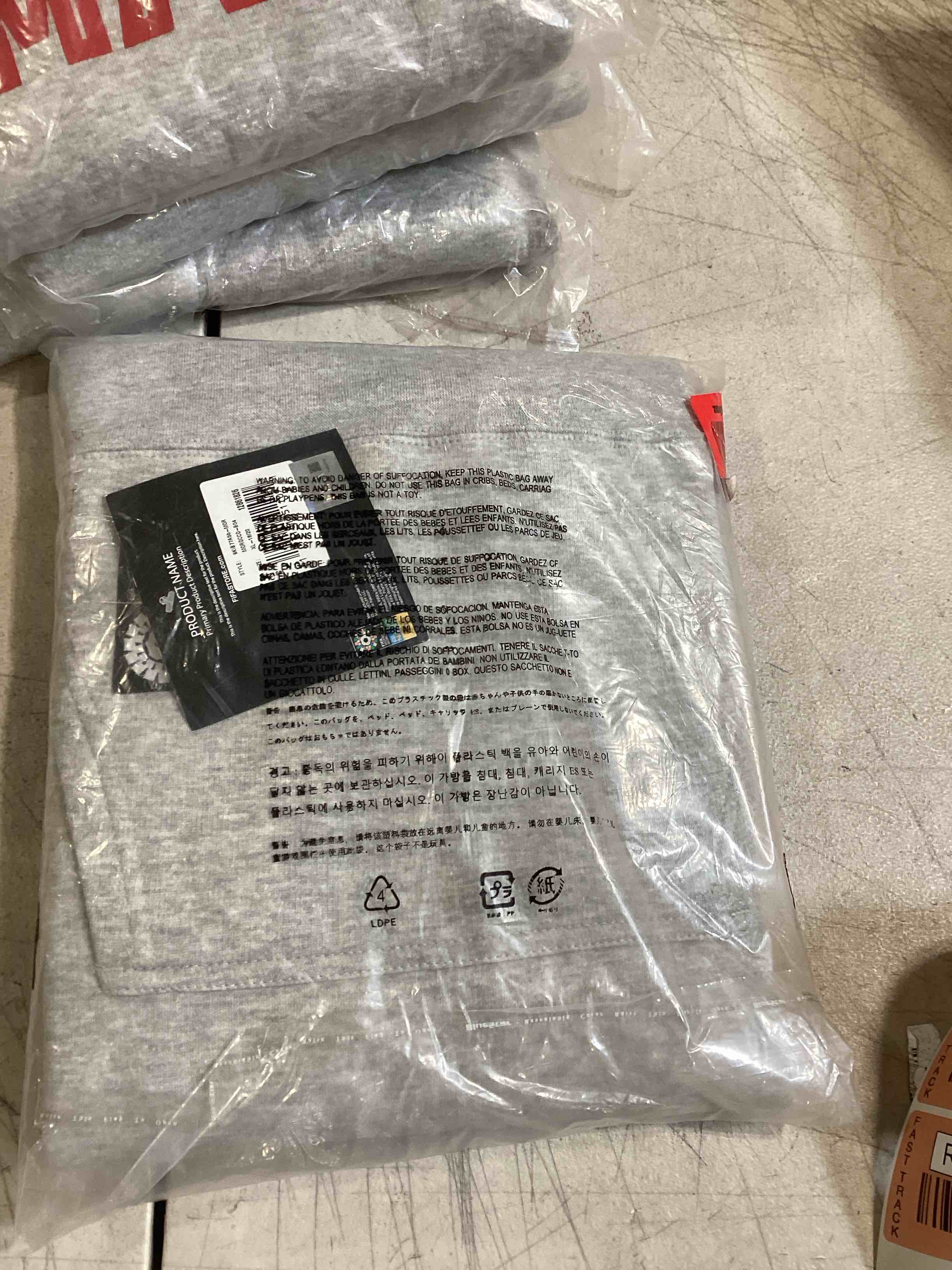https://s3.amazonaws.com/lotting-images-prod/bidfta/RED6310663_1718385397397.jpeg
