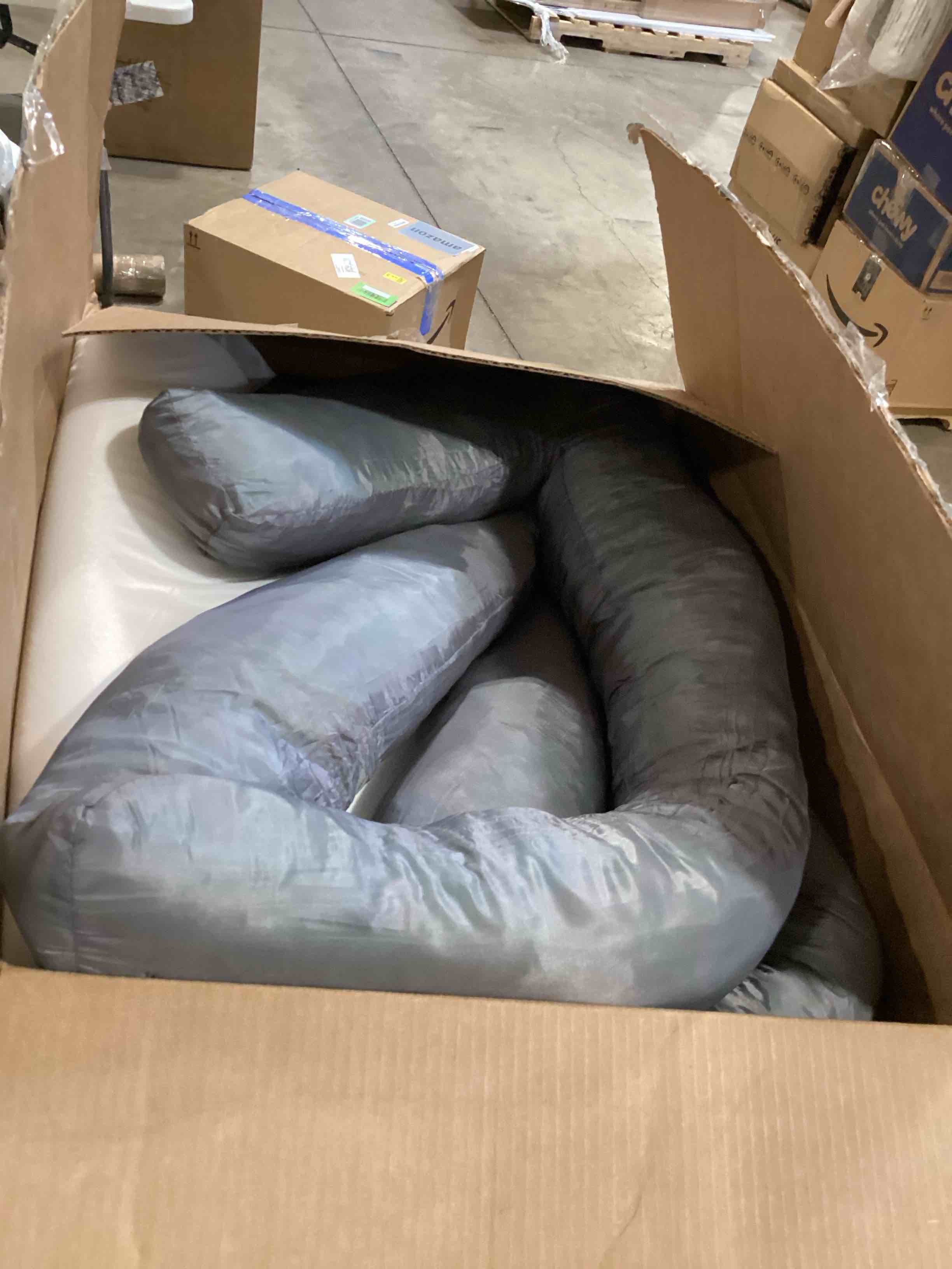 https://s3.amazonaws.com/lotting-images-prod/bidfta/RED6310983_1717607675830.jpeg