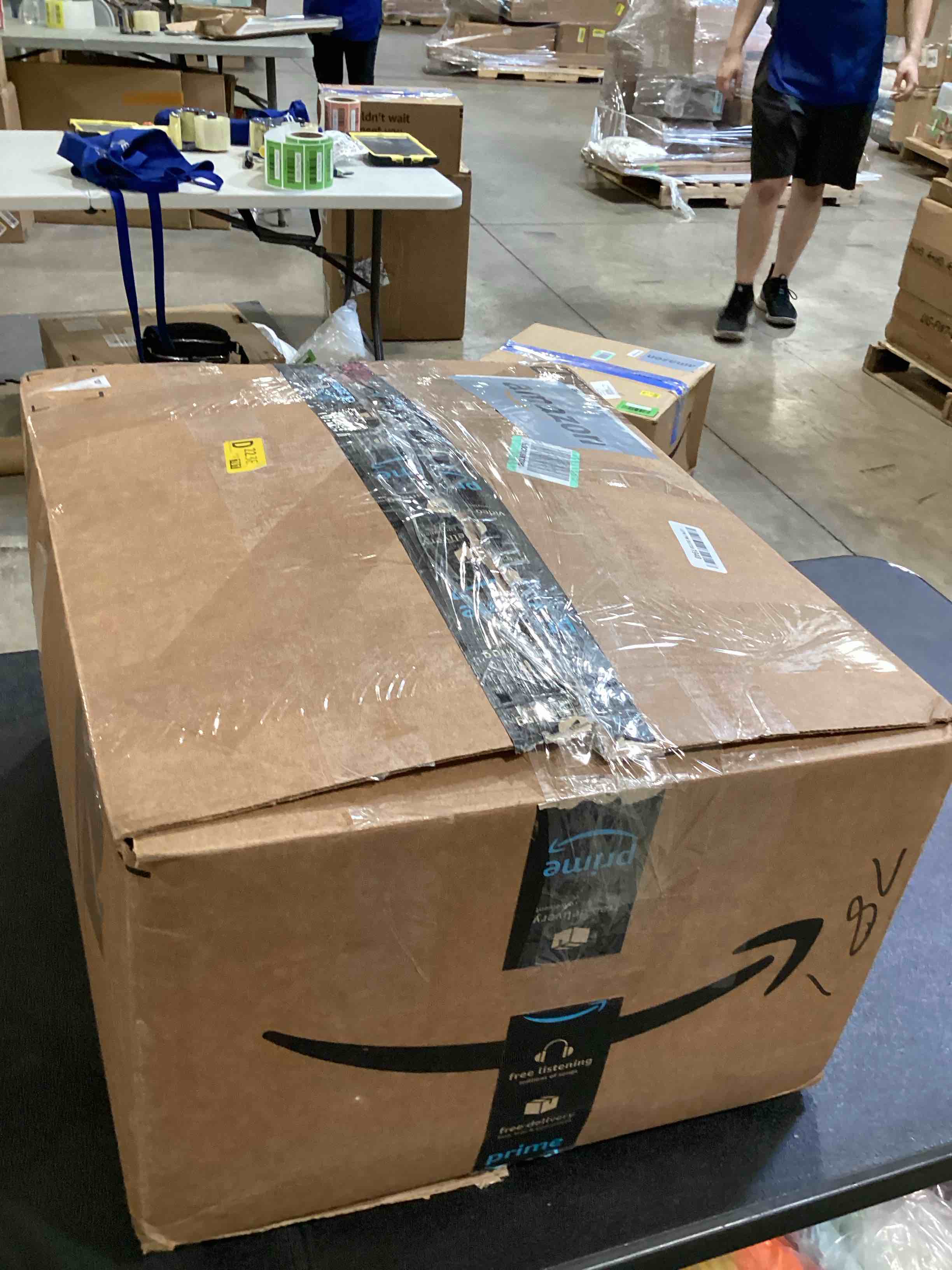 https://s3.amazonaws.com/lotting-images-prod/bidfta/RED6310983_1717607766122.jpeg