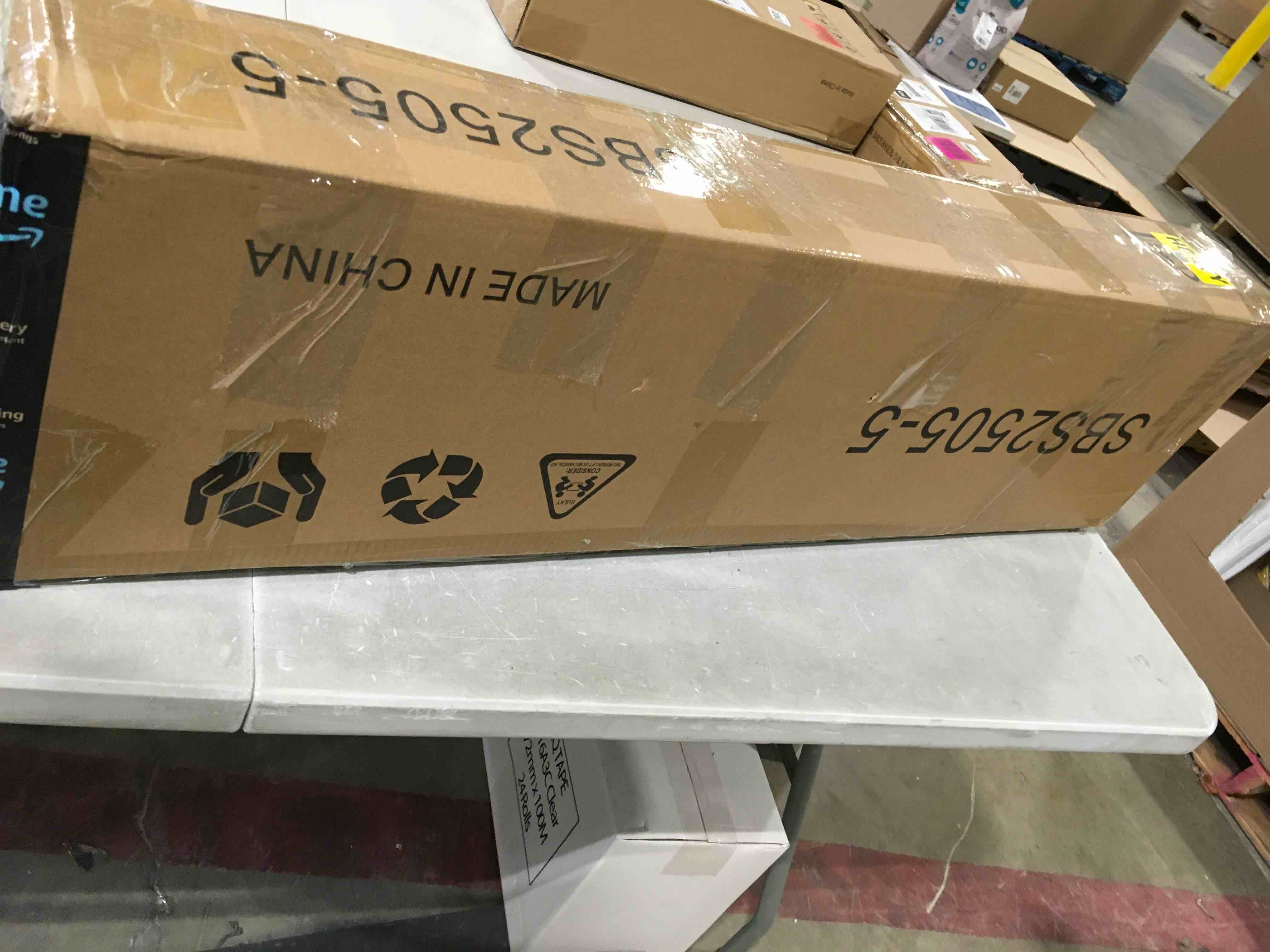 https://s3.amazonaws.com/lotting-images-prod/bidfta/RED6312004_1718373518185.jpeg