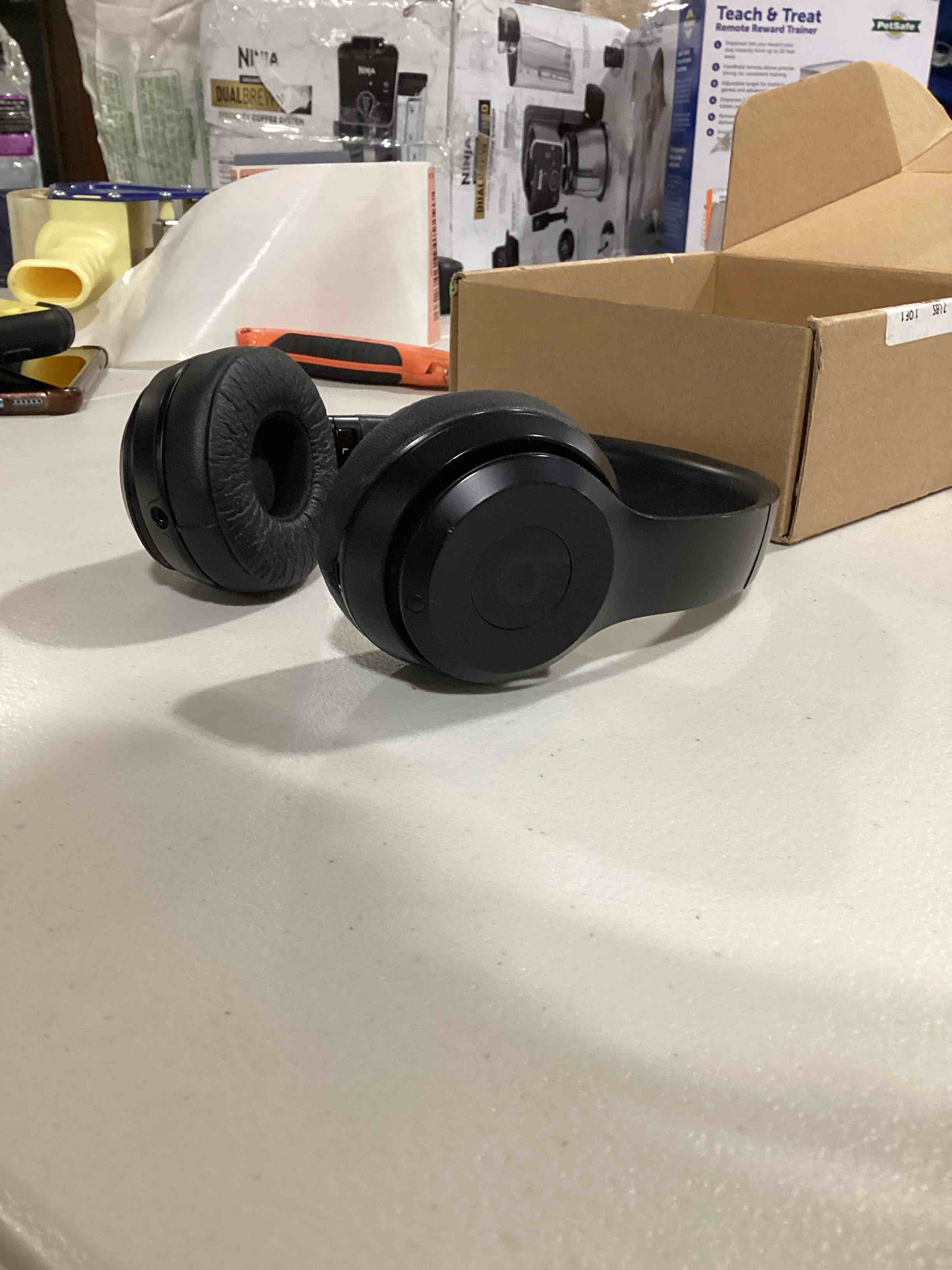 https://s3.amazonaws.com/lotting-images-prod/bidfta/RED6312268_1718736252982.jpeg