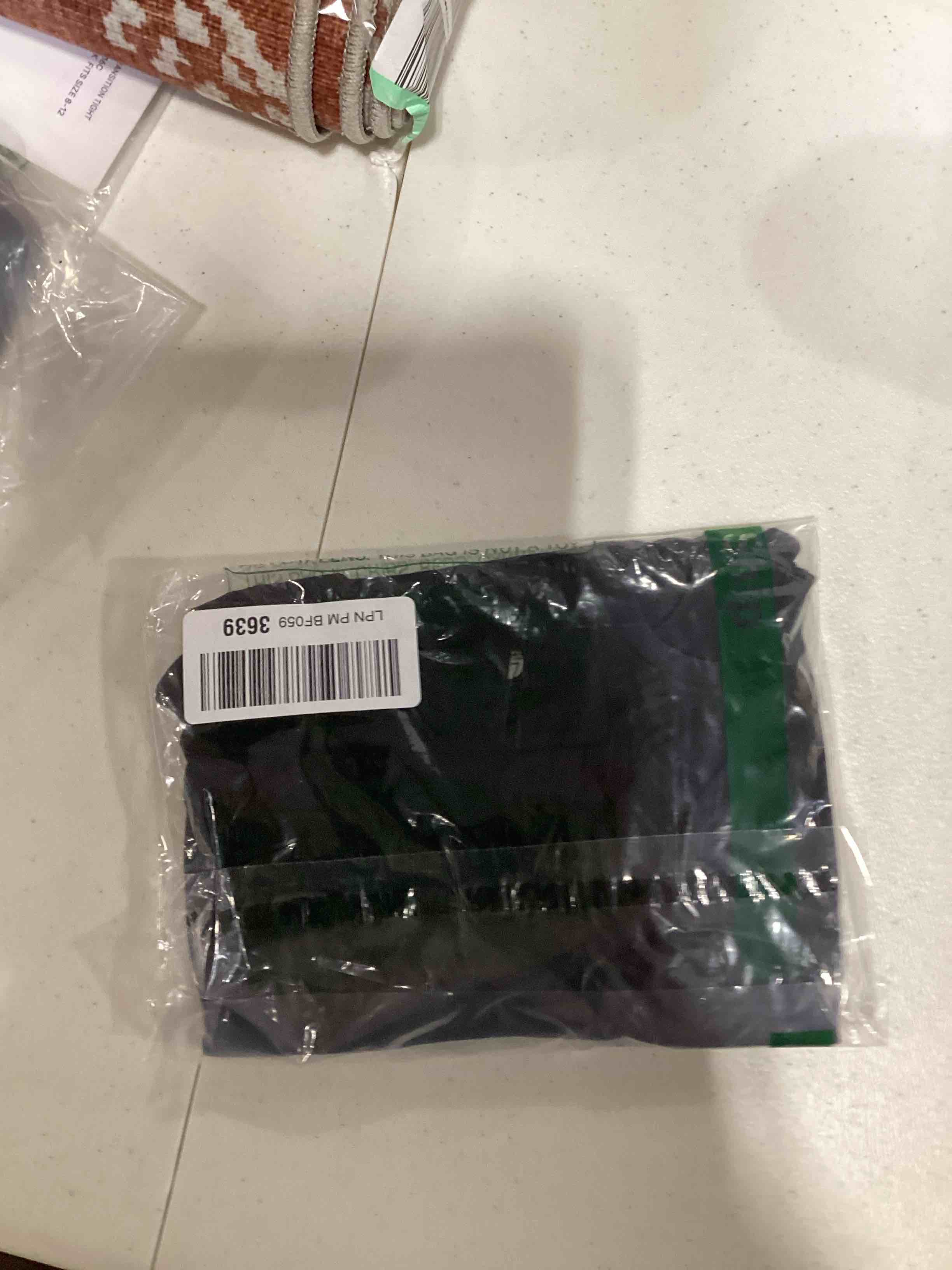 https://s3.amazonaws.com/lotting-images-prod/bidfta/RED6313253_1728573513469.jpeg