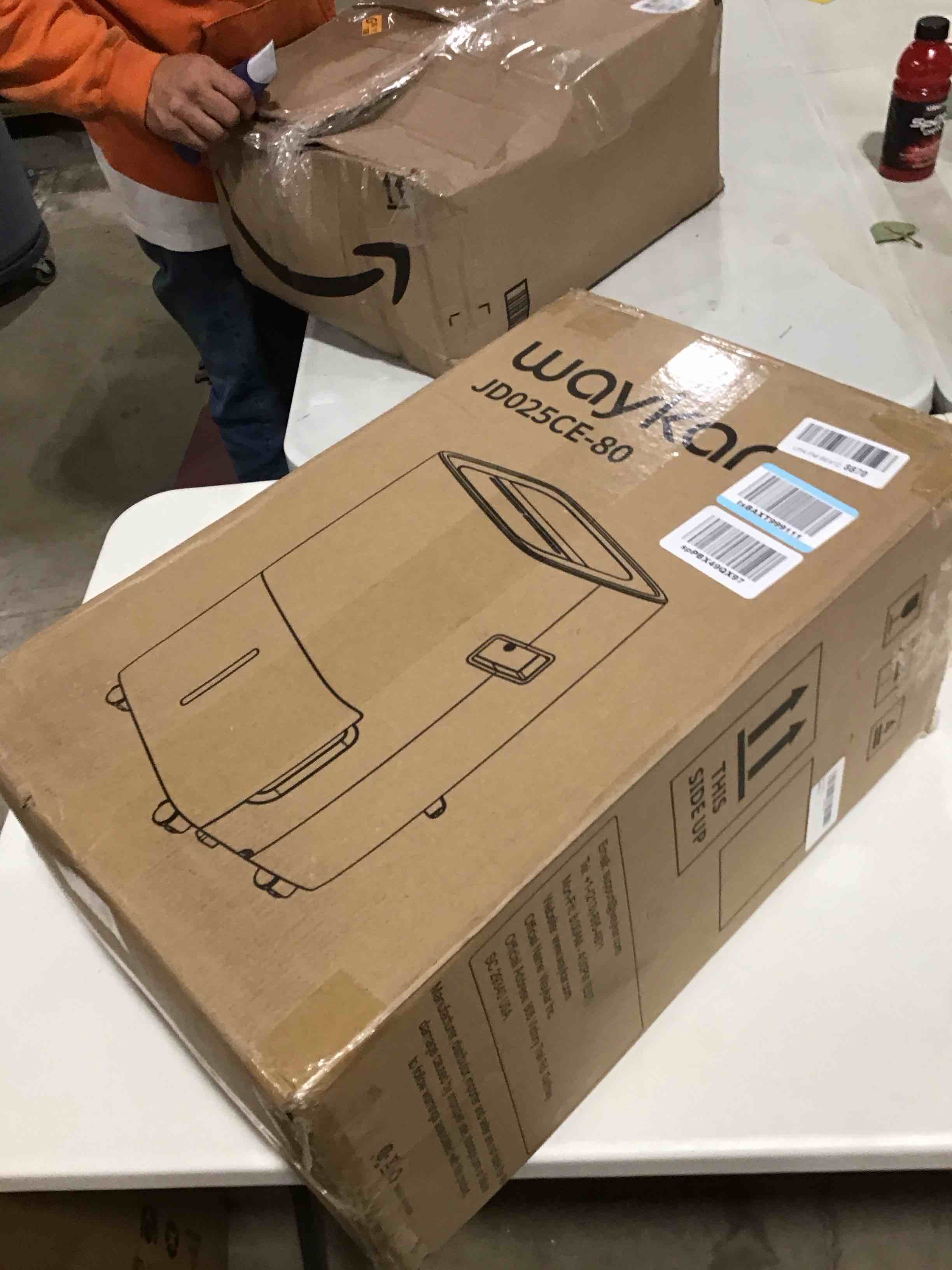 https://s3.amazonaws.com/lotting-images-prod/bidfta/RED6313403_1728993547797.jpeg