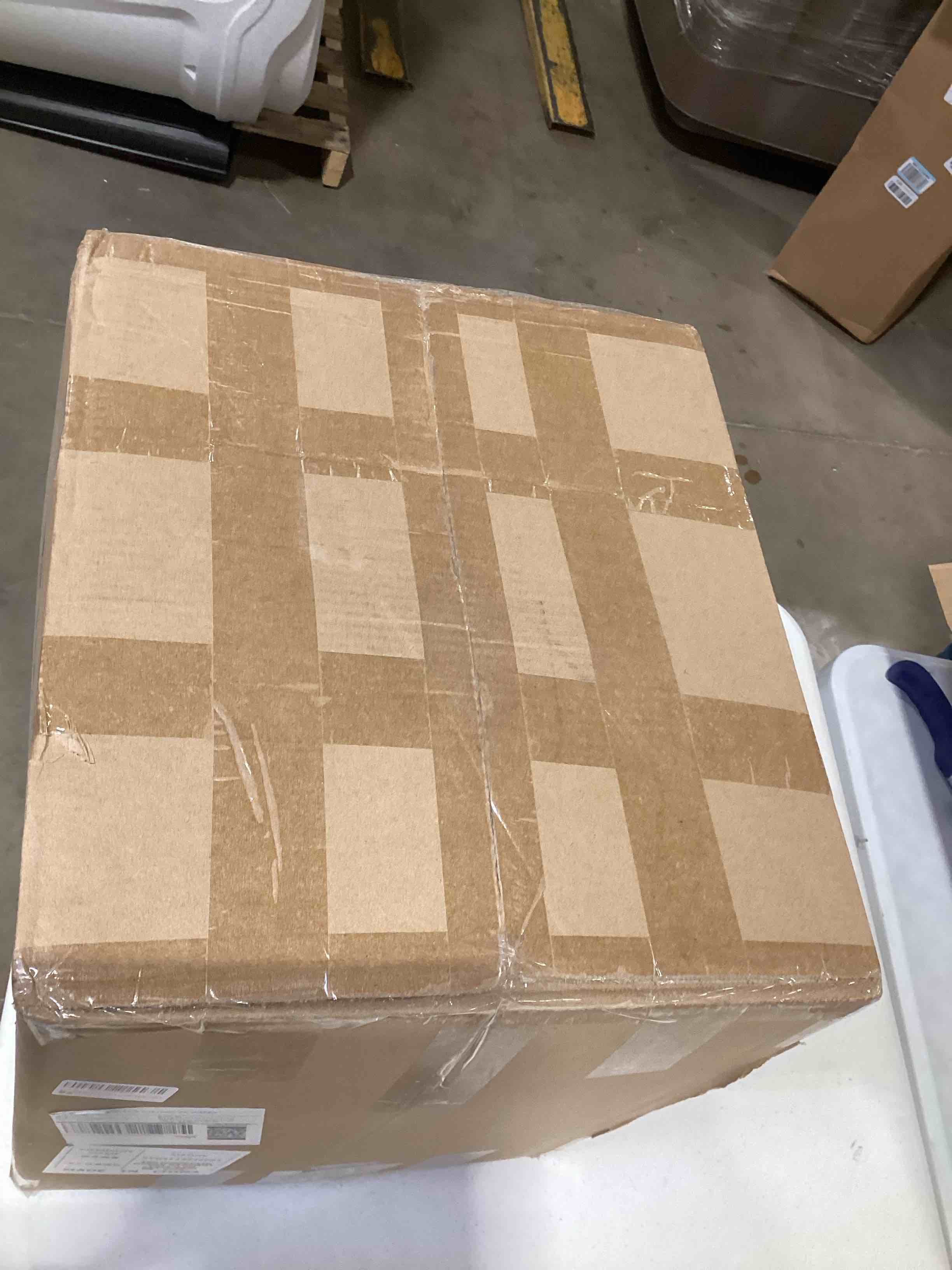 https://s3.amazonaws.com/lotting-images-prod/bidfta/RED6313804_1729185649023.jpeg