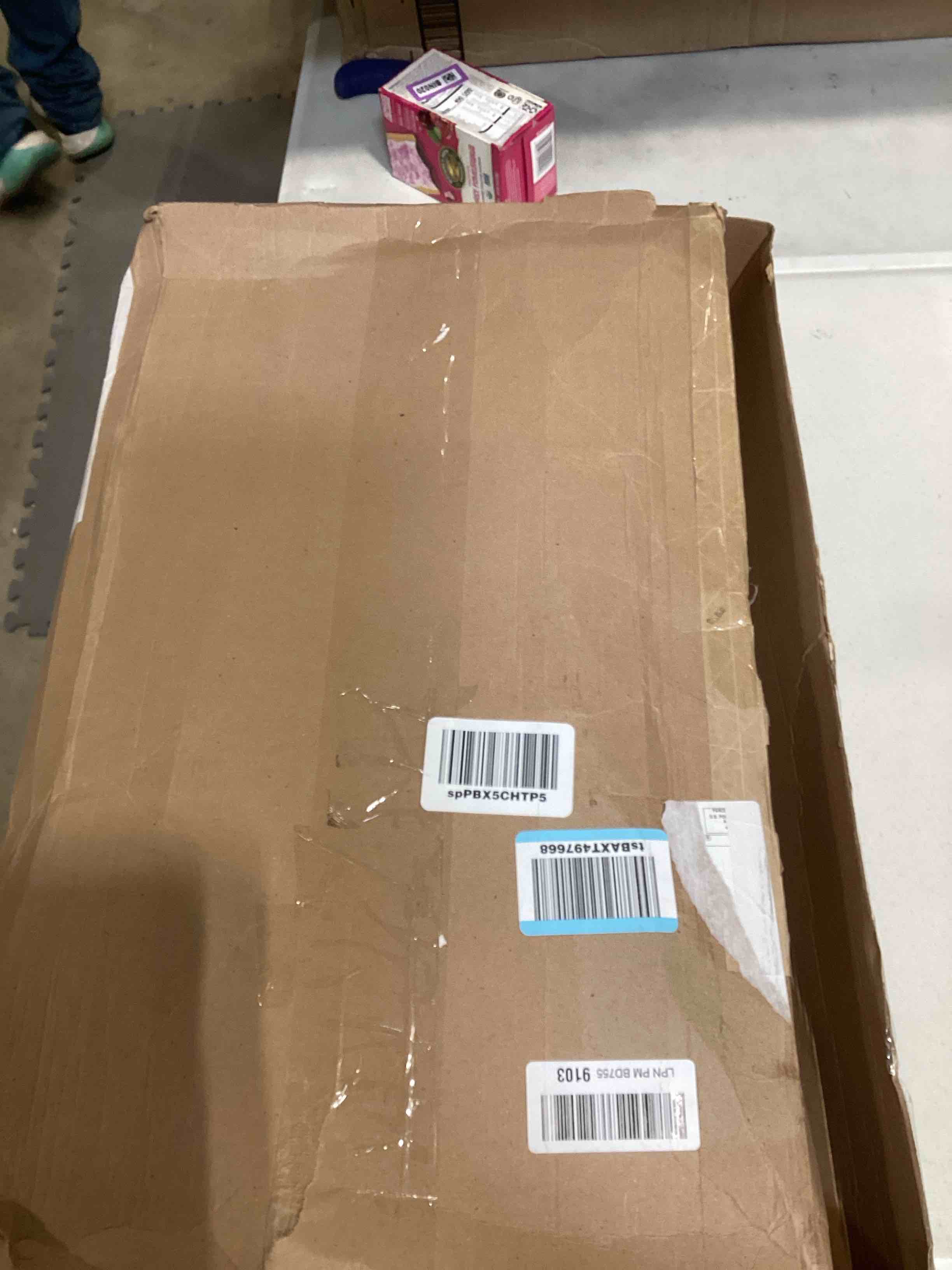 https://s3.amazonaws.com/lotting-images-prod/bidfta/RED6313825_1729191349313.jpeg