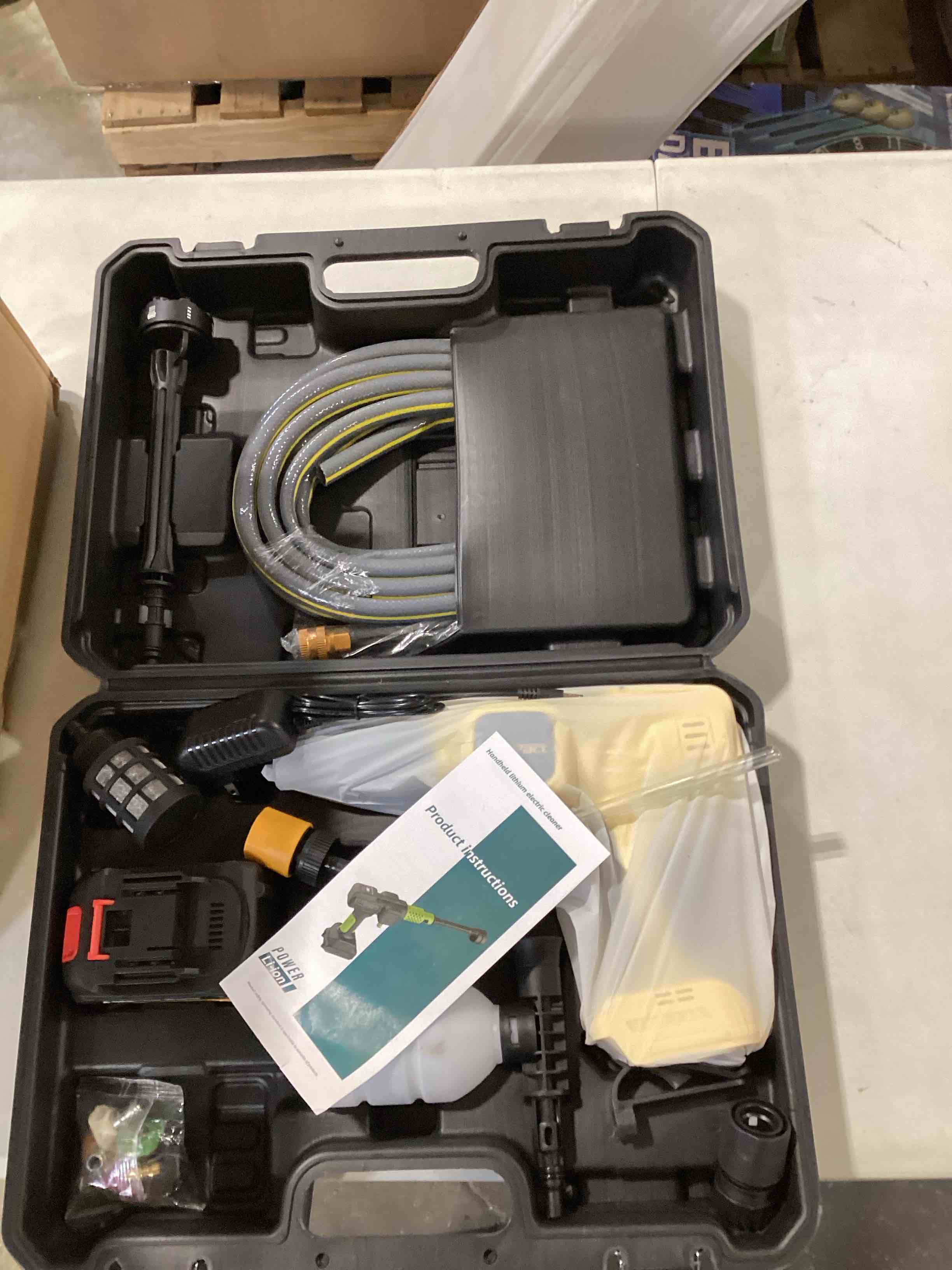 https://s3.amazonaws.com/lotting-images-prod/bidfta/RED6314312_1716046340782.jpeg
