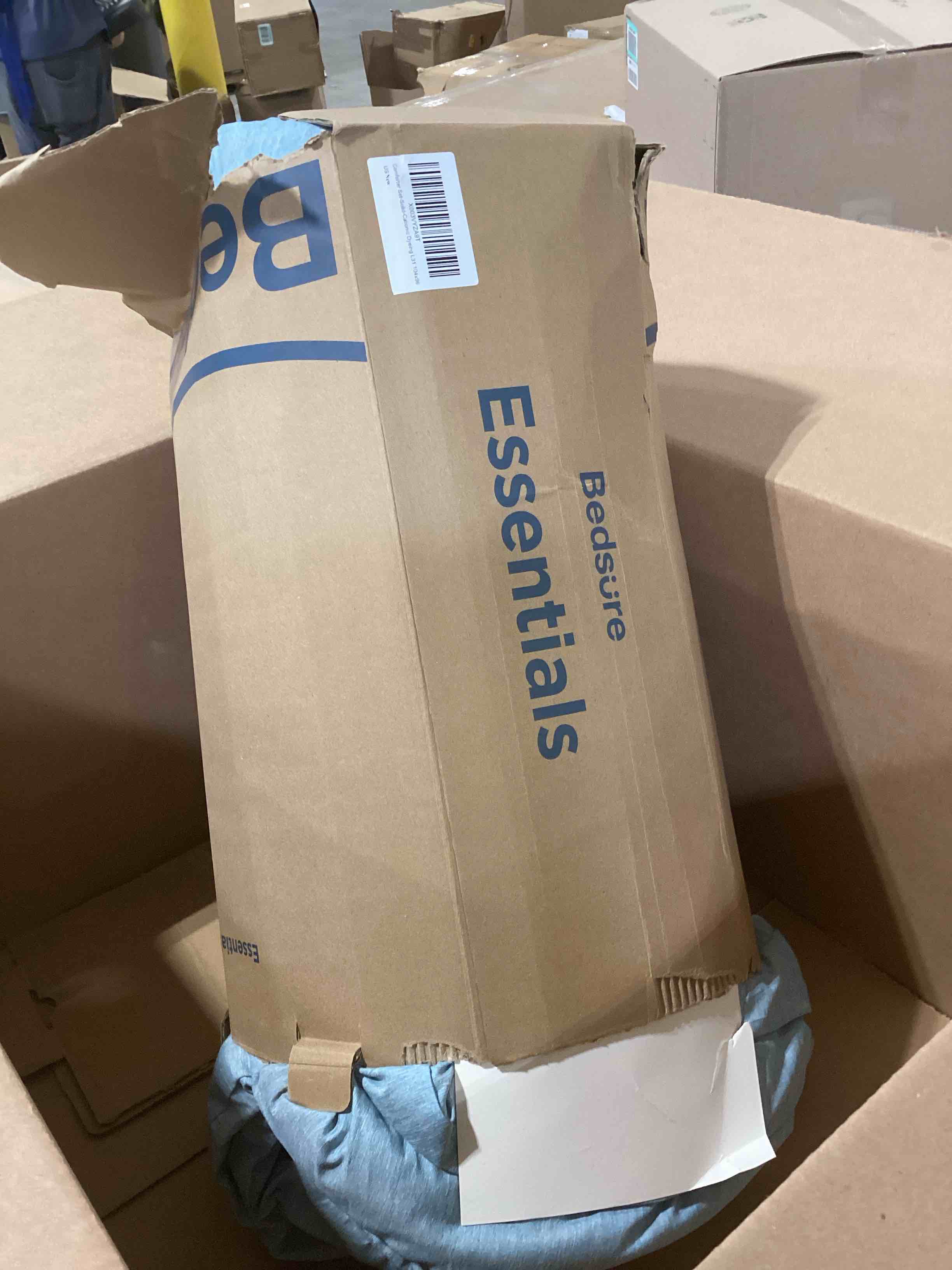 https://s3.amazonaws.com/lotting-images-prod/bidfta/RED6314374_1716230132493.jpeg