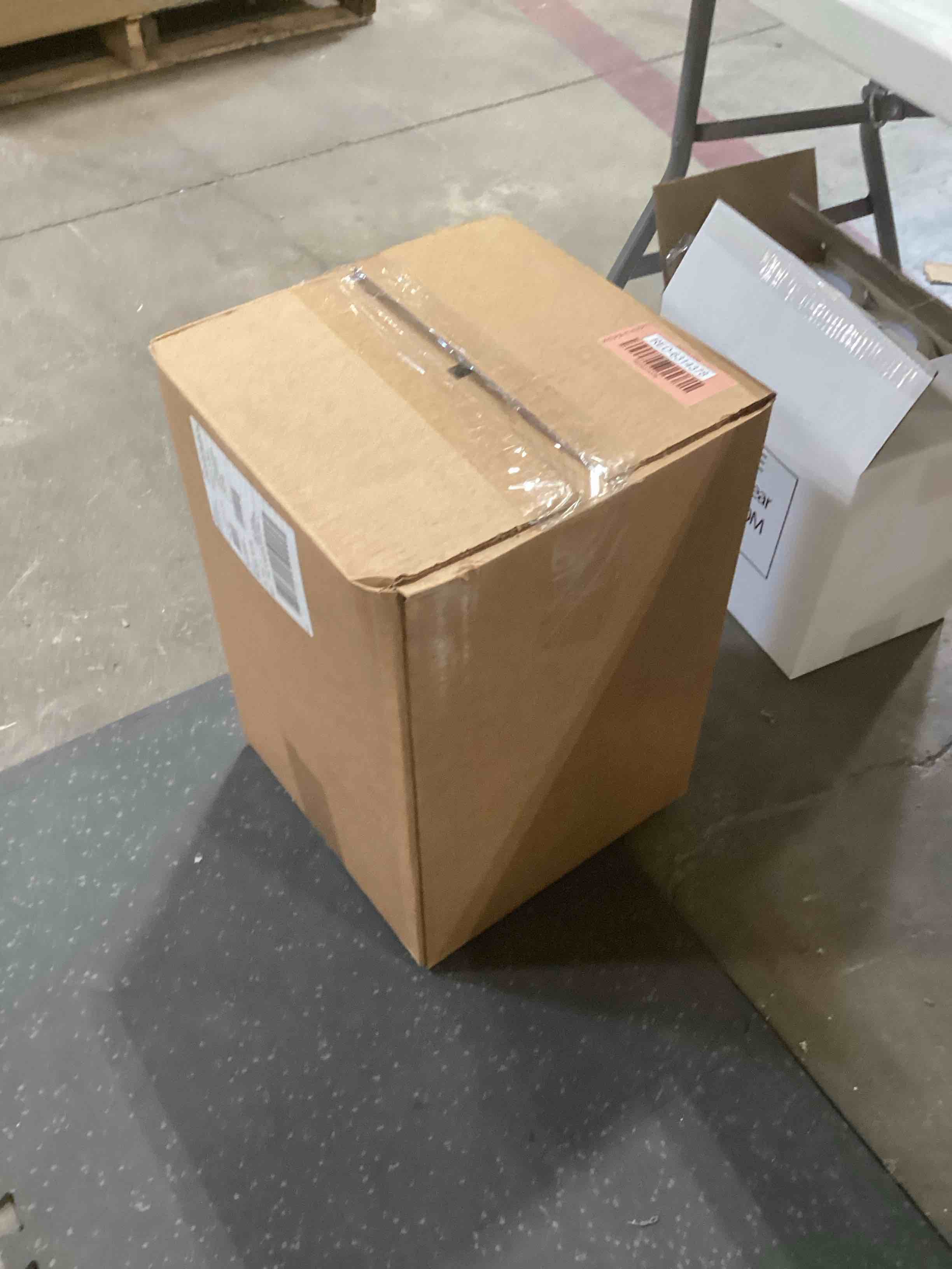 https://s3.amazonaws.com/lotting-images-prod/bidfta/RED6314378_1716231683423.jpeg