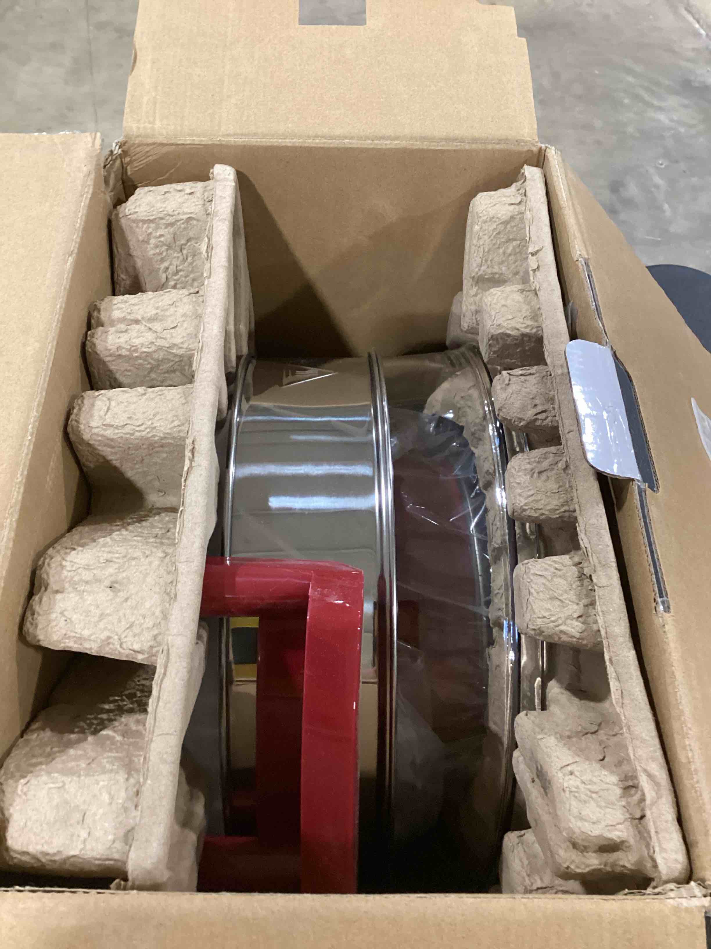 https://s3.amazonaws.com/lotting-images-prod/bidfta/RED6314476_1716895791919.jpeg