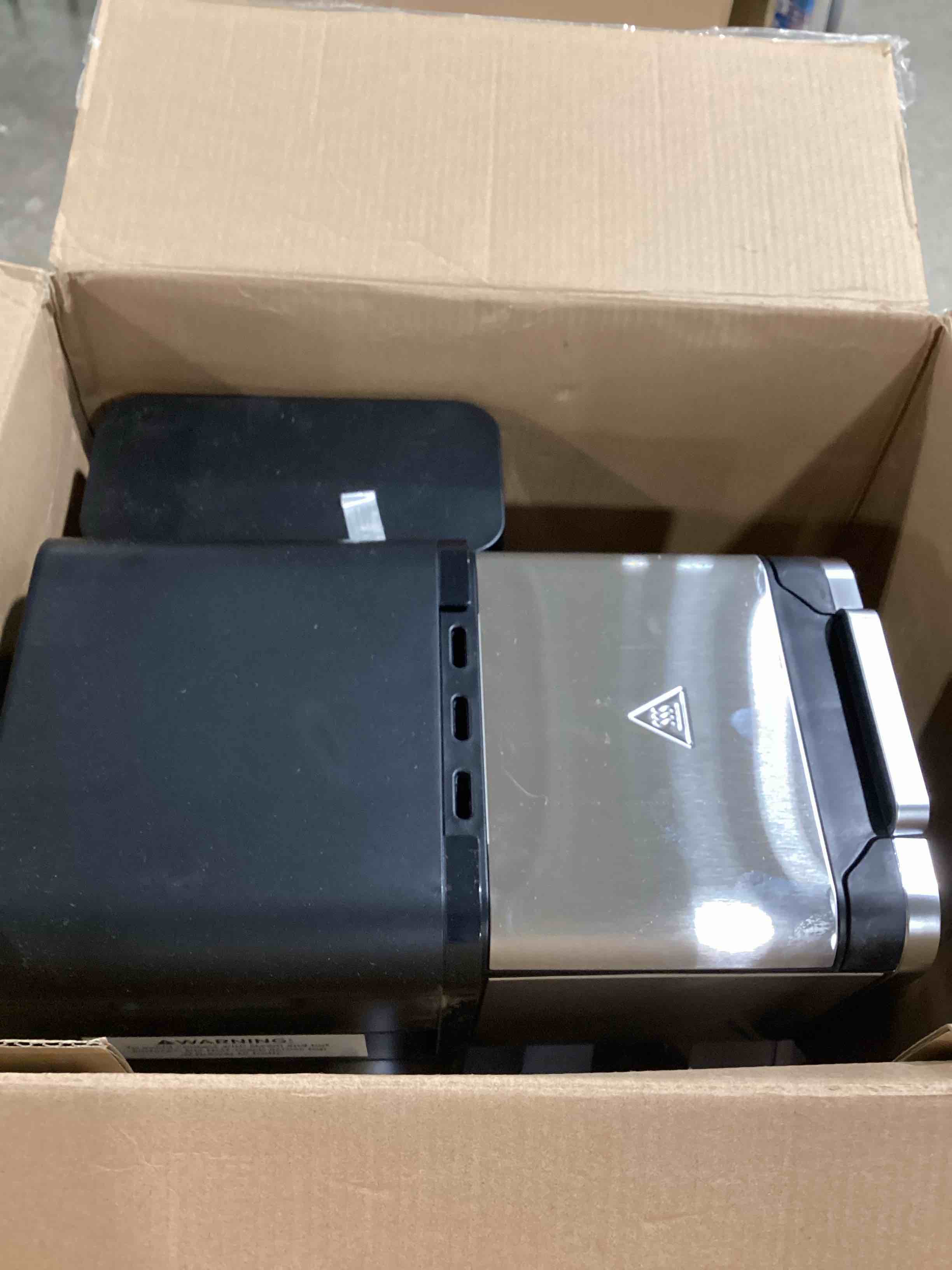 https://s3.amazonaws.com/lotting-images-prod/bidfta/RED6314487_1716899000658.jpeg