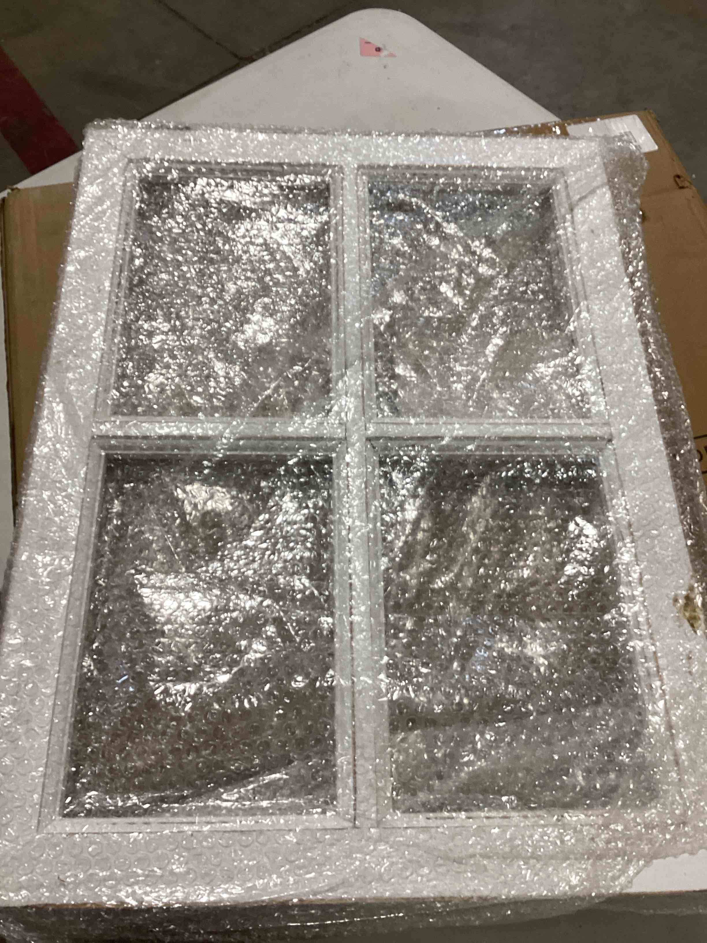 https://s3.amazonaws.com/lotting-images-prod/bidfta/RED6314773_1717596433362.jpeg