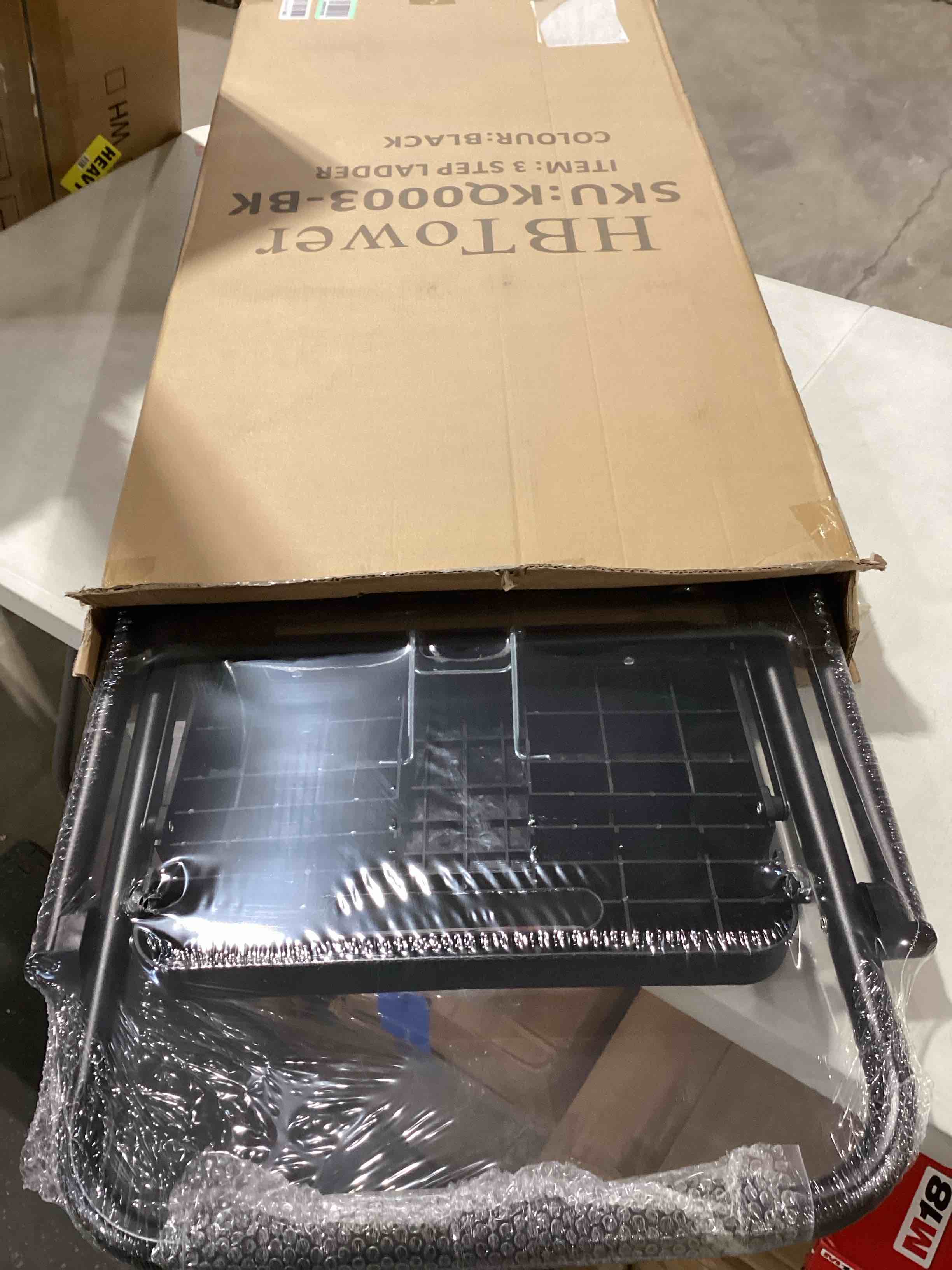 https://s3.amazonaws.com/lotting-images-prod/bidfta/RED6314833_1717675048891.jpeg