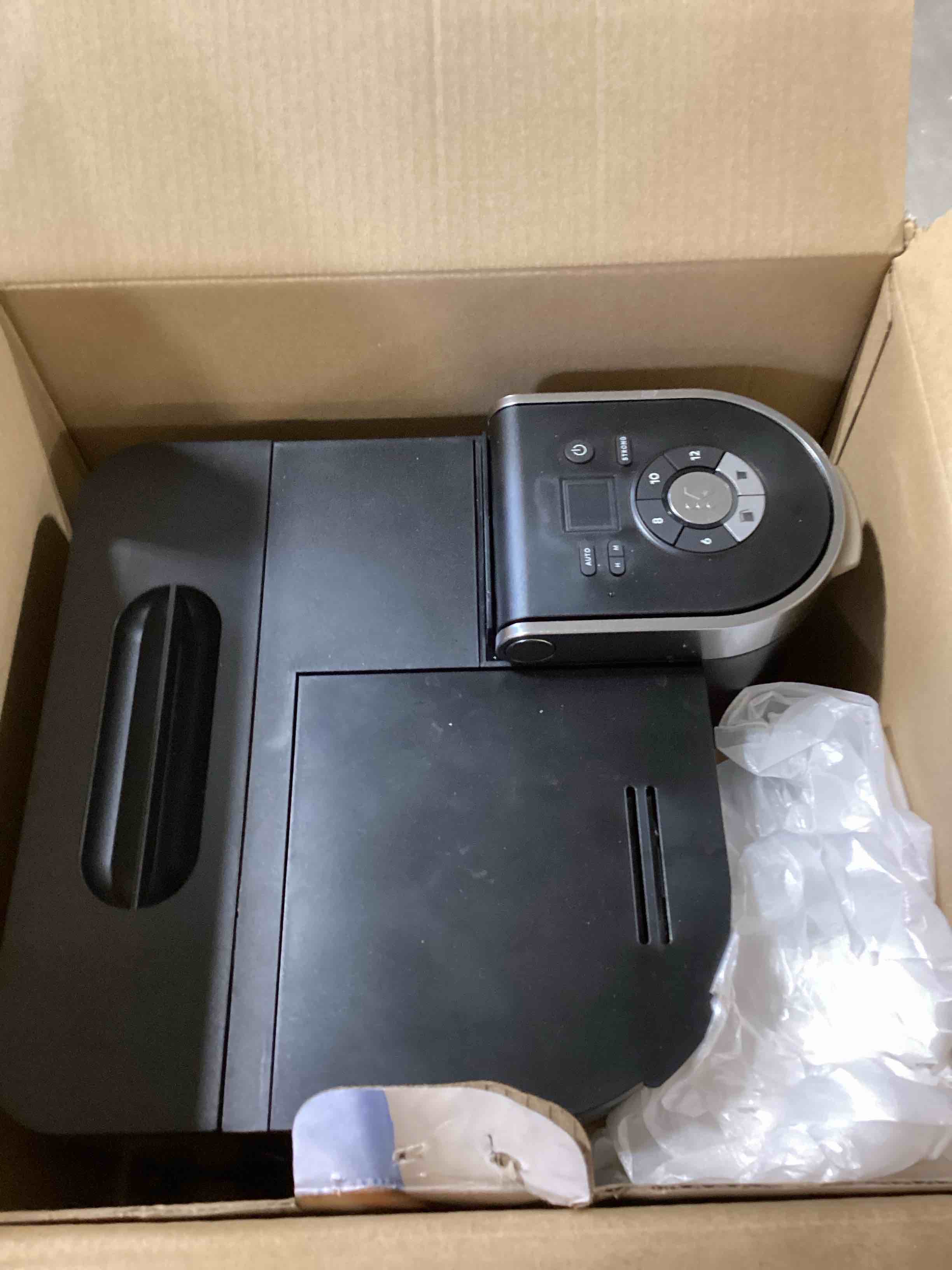 https://s3.amazonaws.com/lotting-images-prod/bidfta/RED6314900_1717704632028.jpeg