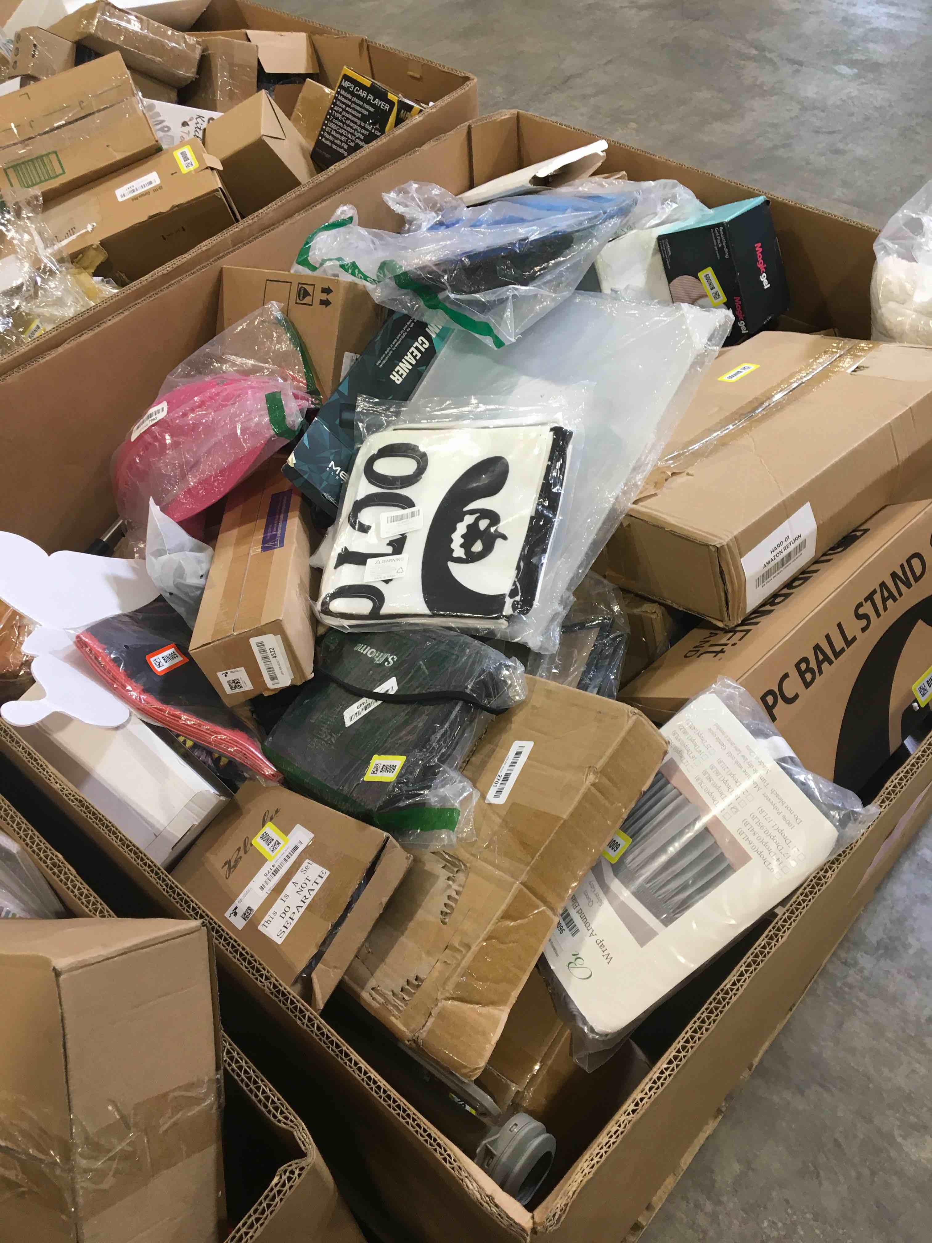 https://s3.amazonaws.com/lotting-images-prod/bidfta/RED6317016_1716590056194.jpeg