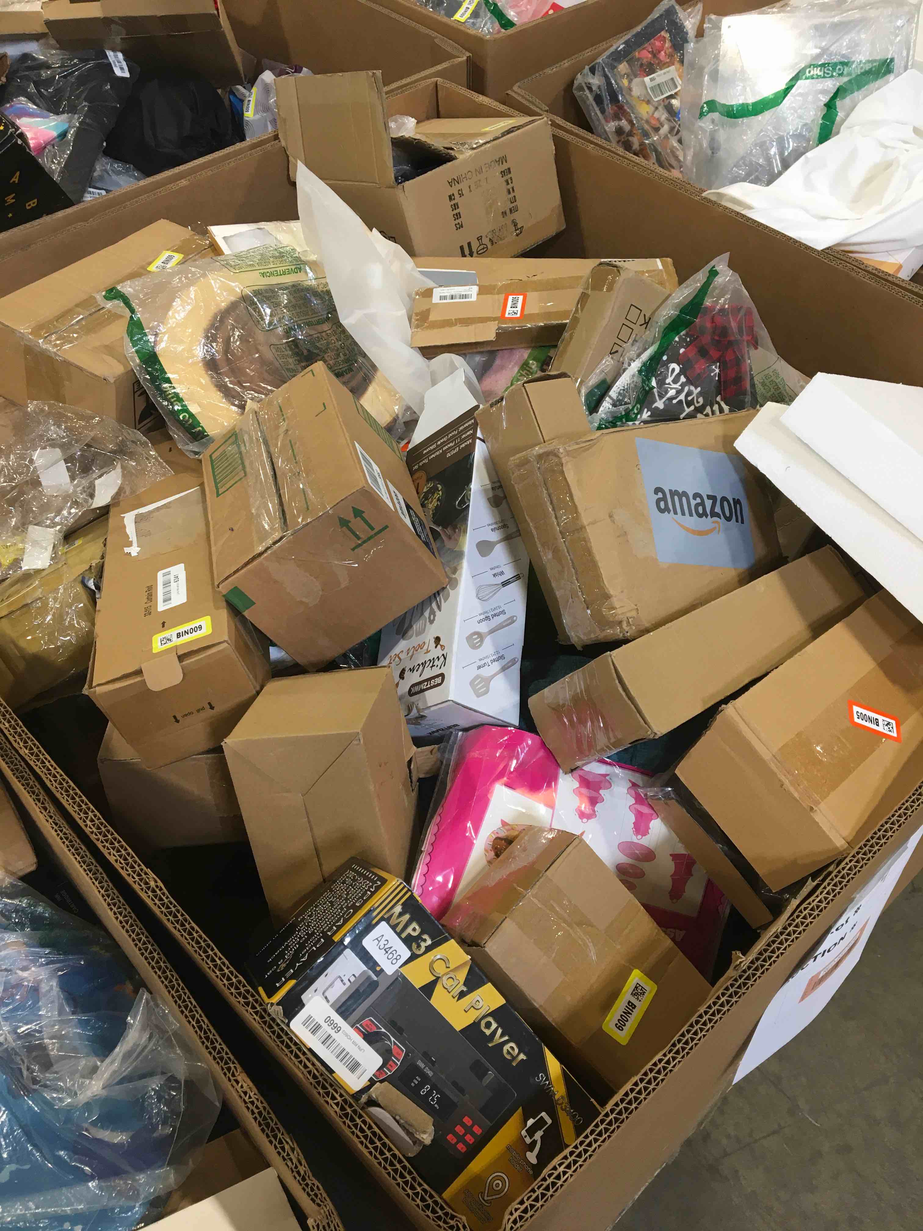 https://s3.amazonaws.com/lotting-images-prod/bidfta/RED6317018_1716589893170.jpeg