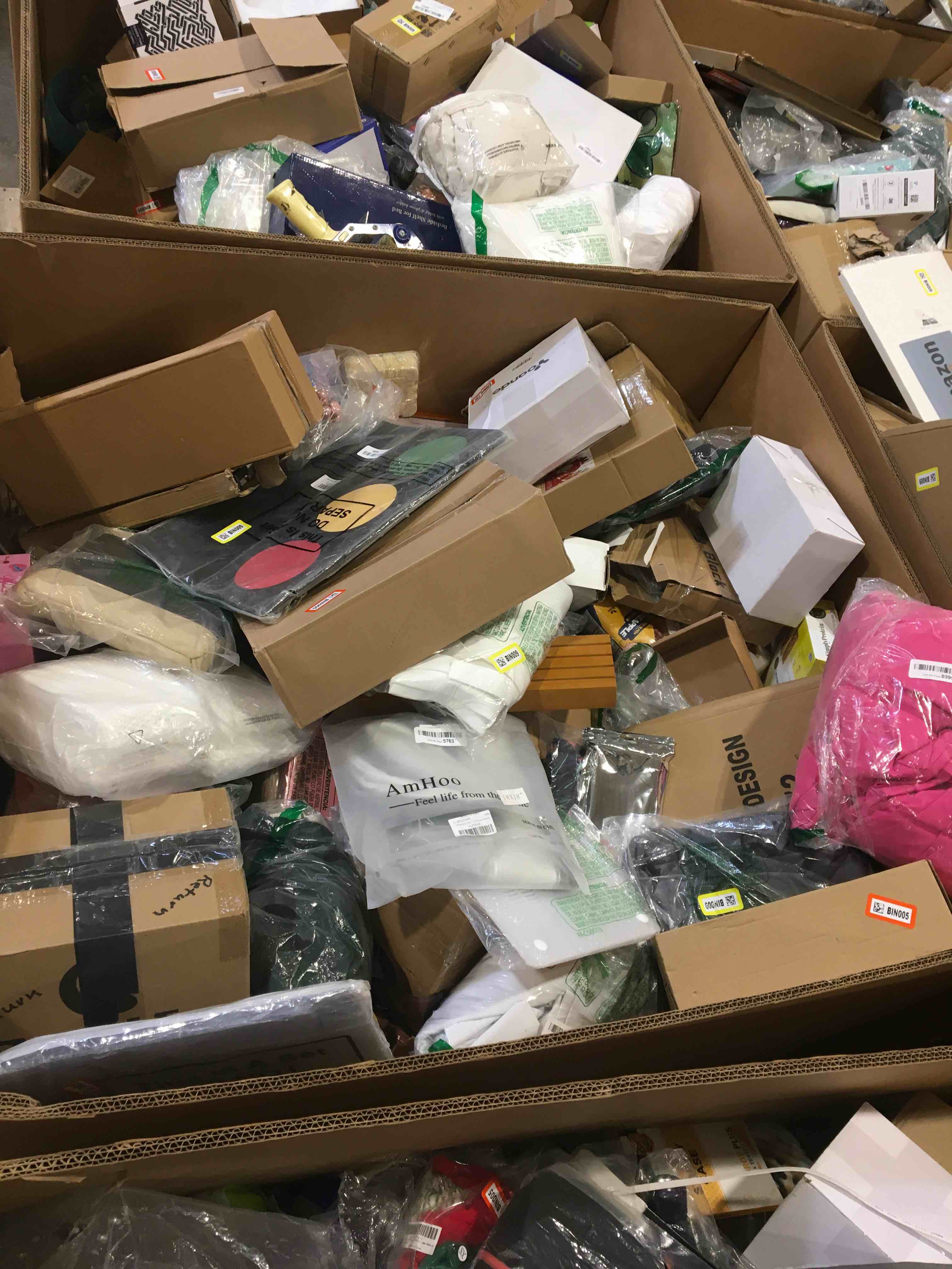 https://s3.amazonaws.com/lotting-images-prod/bidfta/RED6317023_1716589297332.jpeg