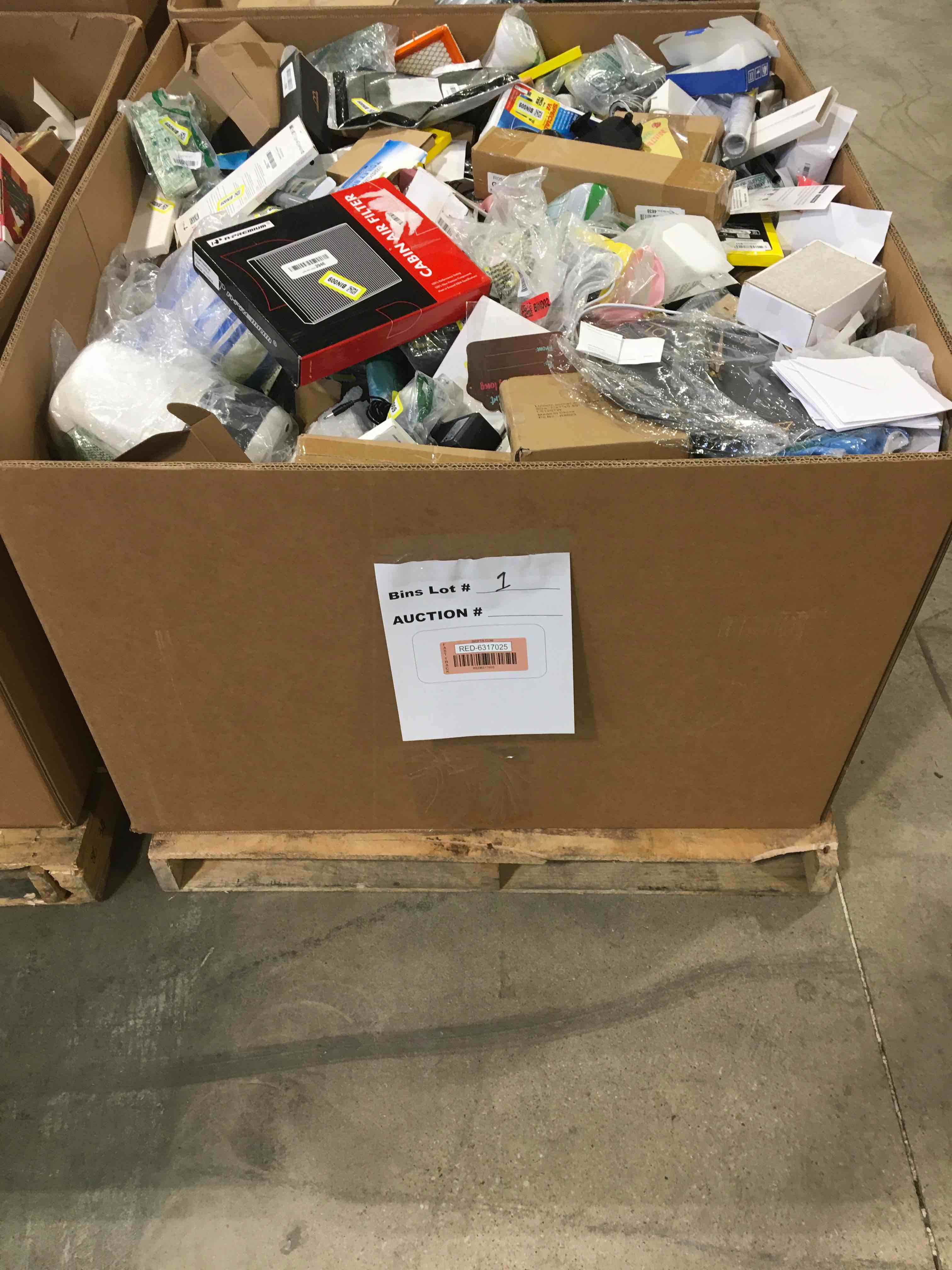 https://s3.amazonaws.com/lotting-images-prod/bidfta/RED6317025_1716588931400.jpeg