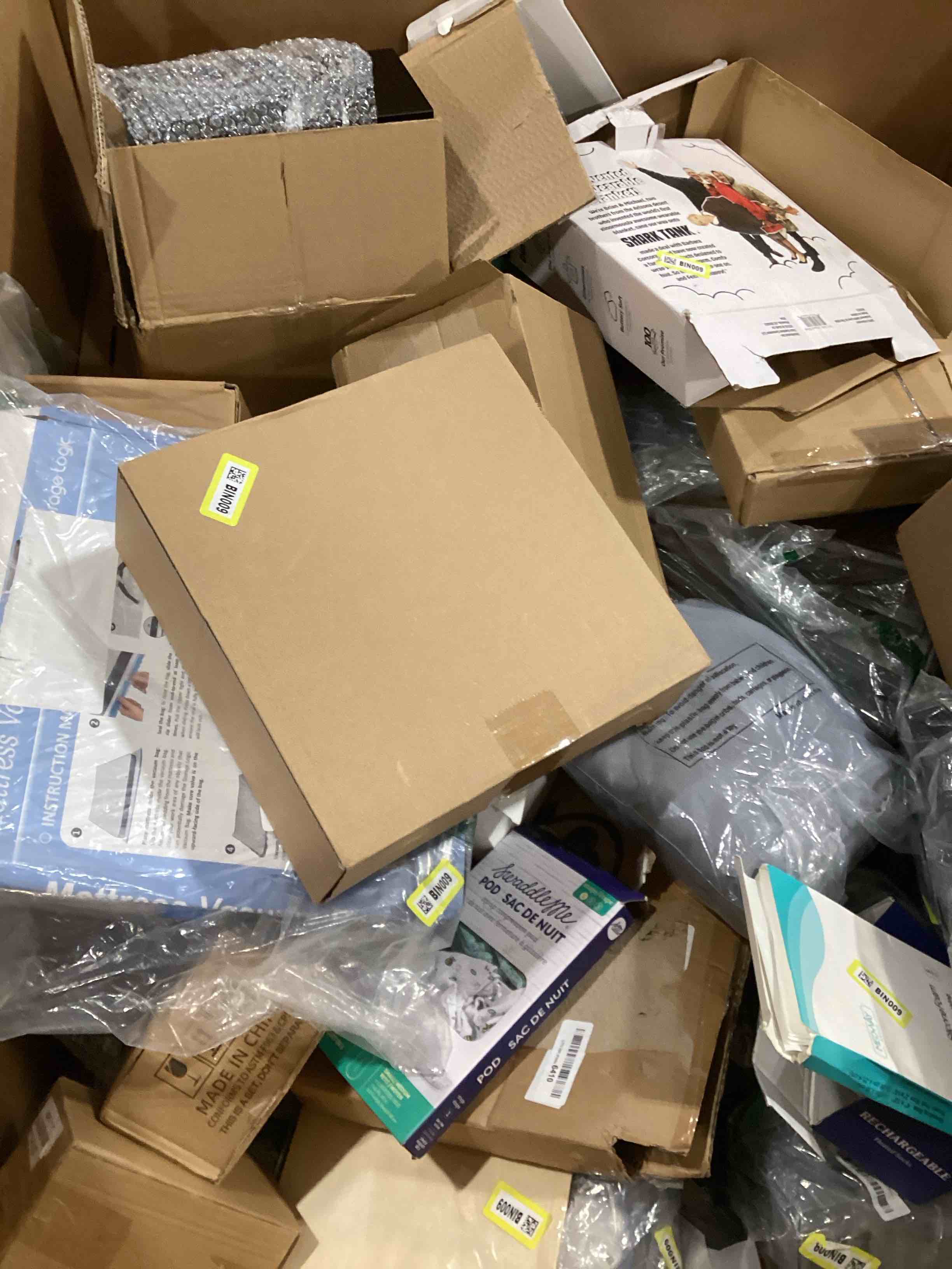 https://s3.amazonaws.com/lotting-images-prod/bidfta/RED6317034_1716595662967.jpeg
