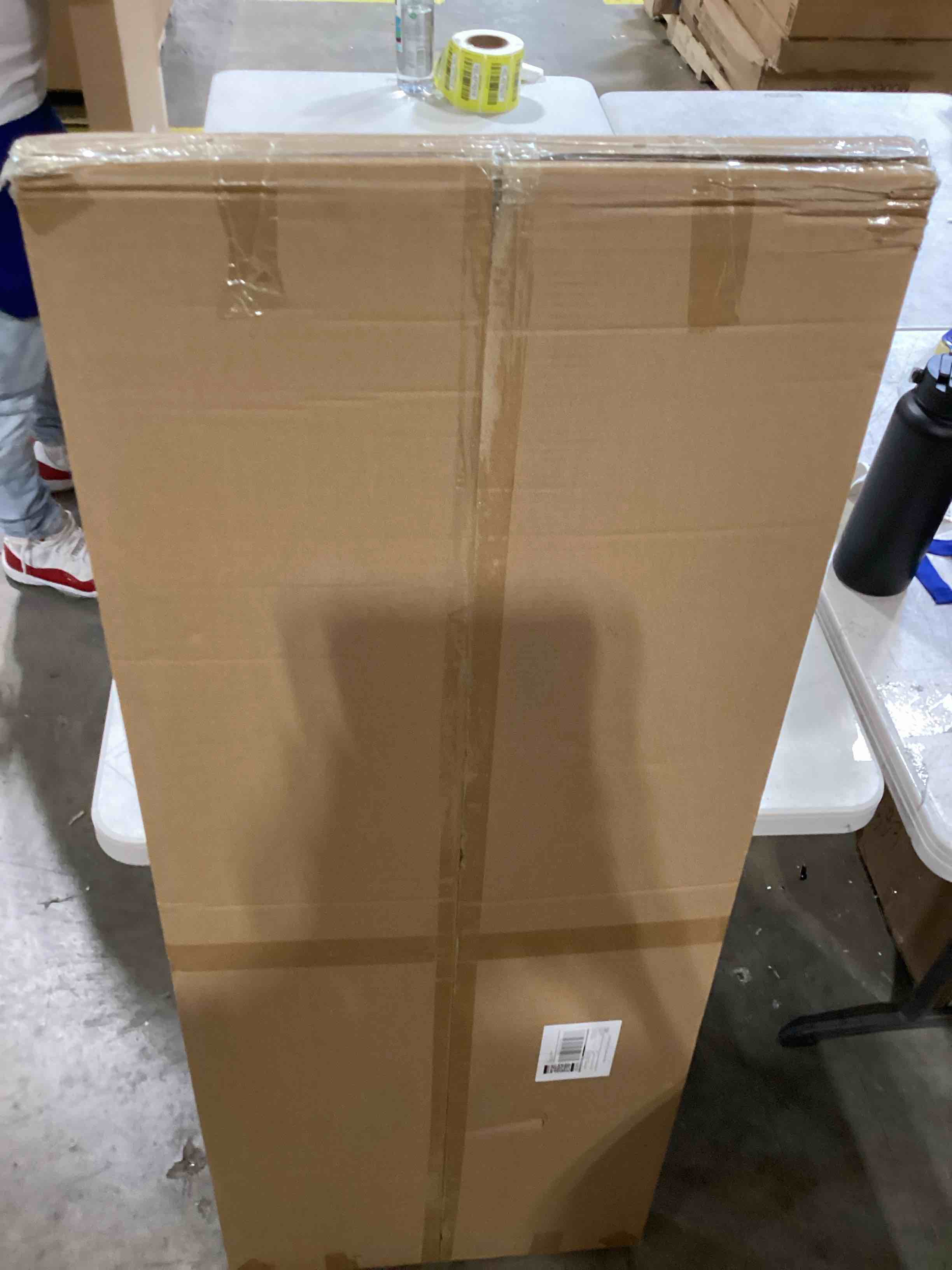 https://s3.amazonaws.com/lotting-images-prod/bidfta/RED6317415_1723745797811.jpeg