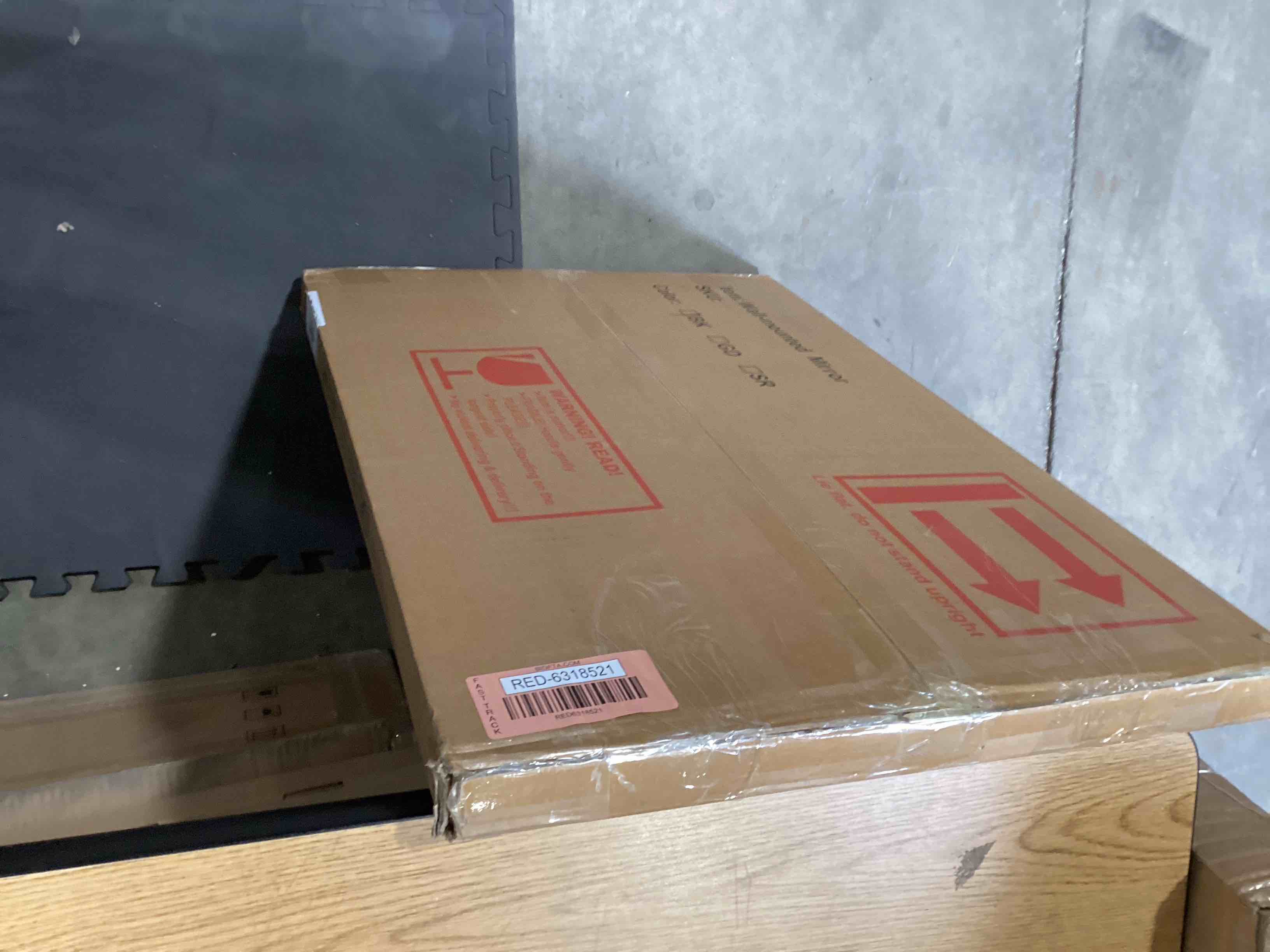 https://s3.amazonaws.com/lotting-images-prod/bidfta/RED6318521_1715367947803.jpeg