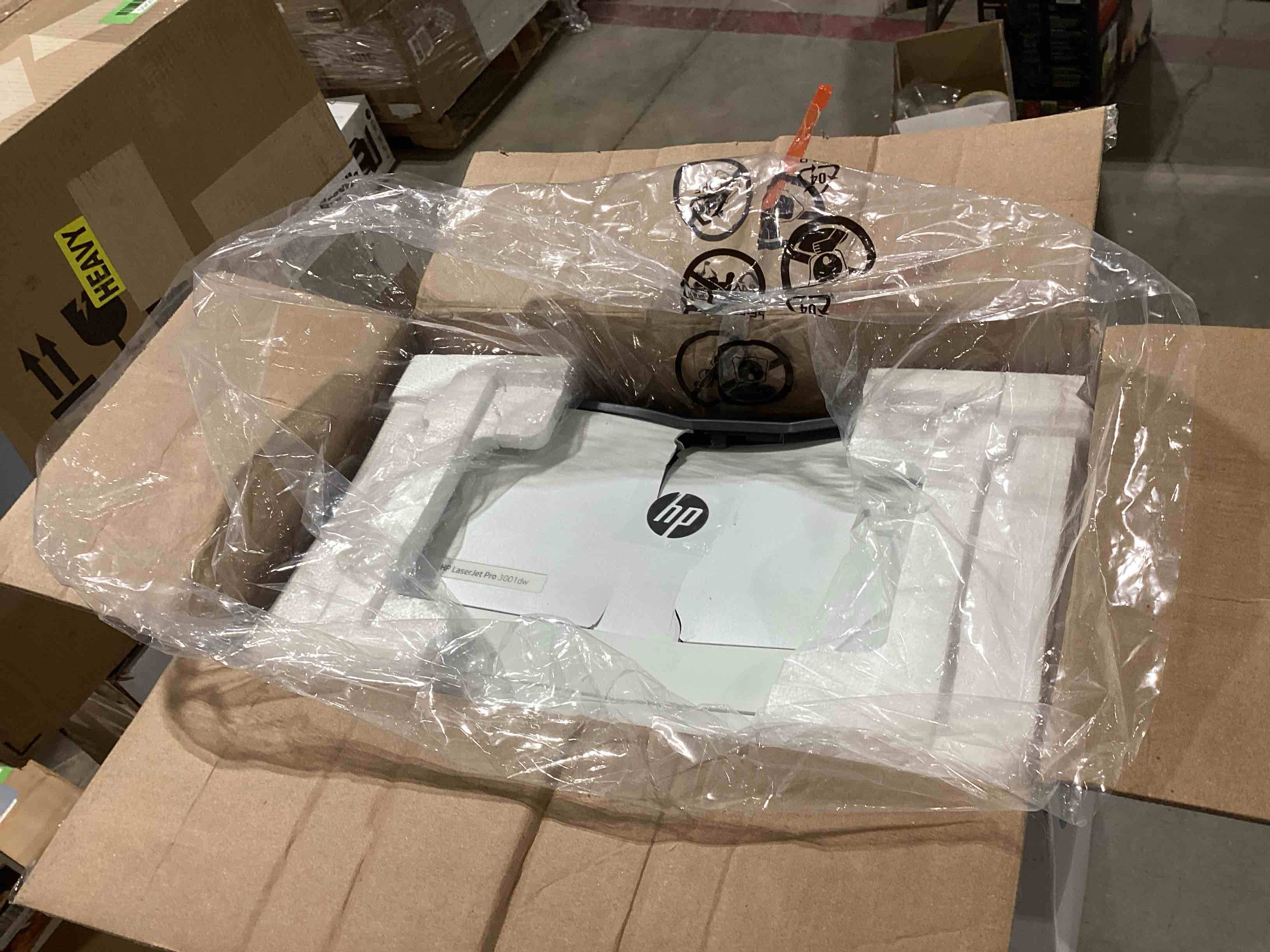 https://s3.amazonaws.com/lotting-images-prod/bidfta/RED6318640_1715944514868.jpeg