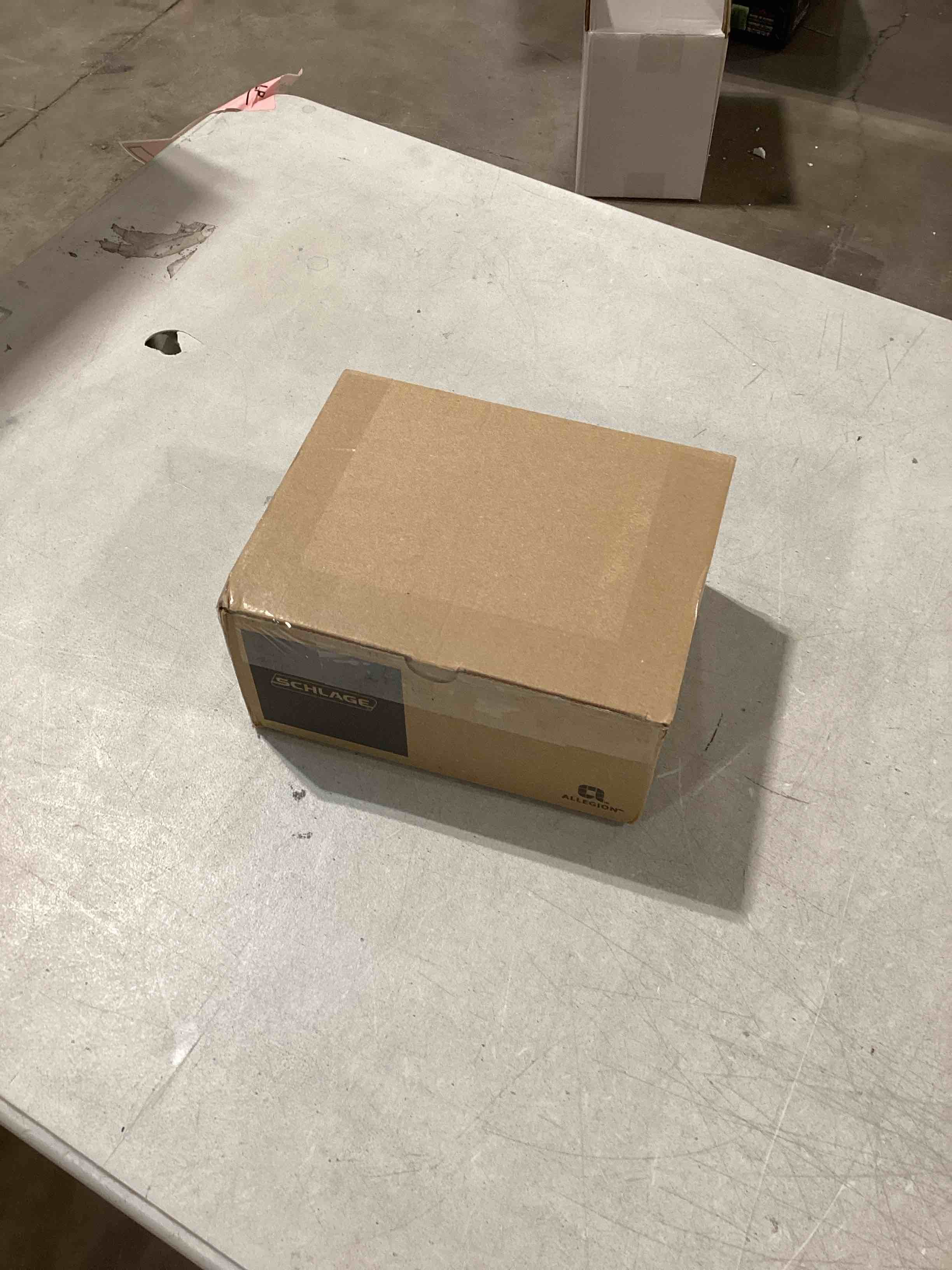 https://s3.amazonaws.com/lotting-images-prod/bidfta/RED6318665_1715951045922.jpeg