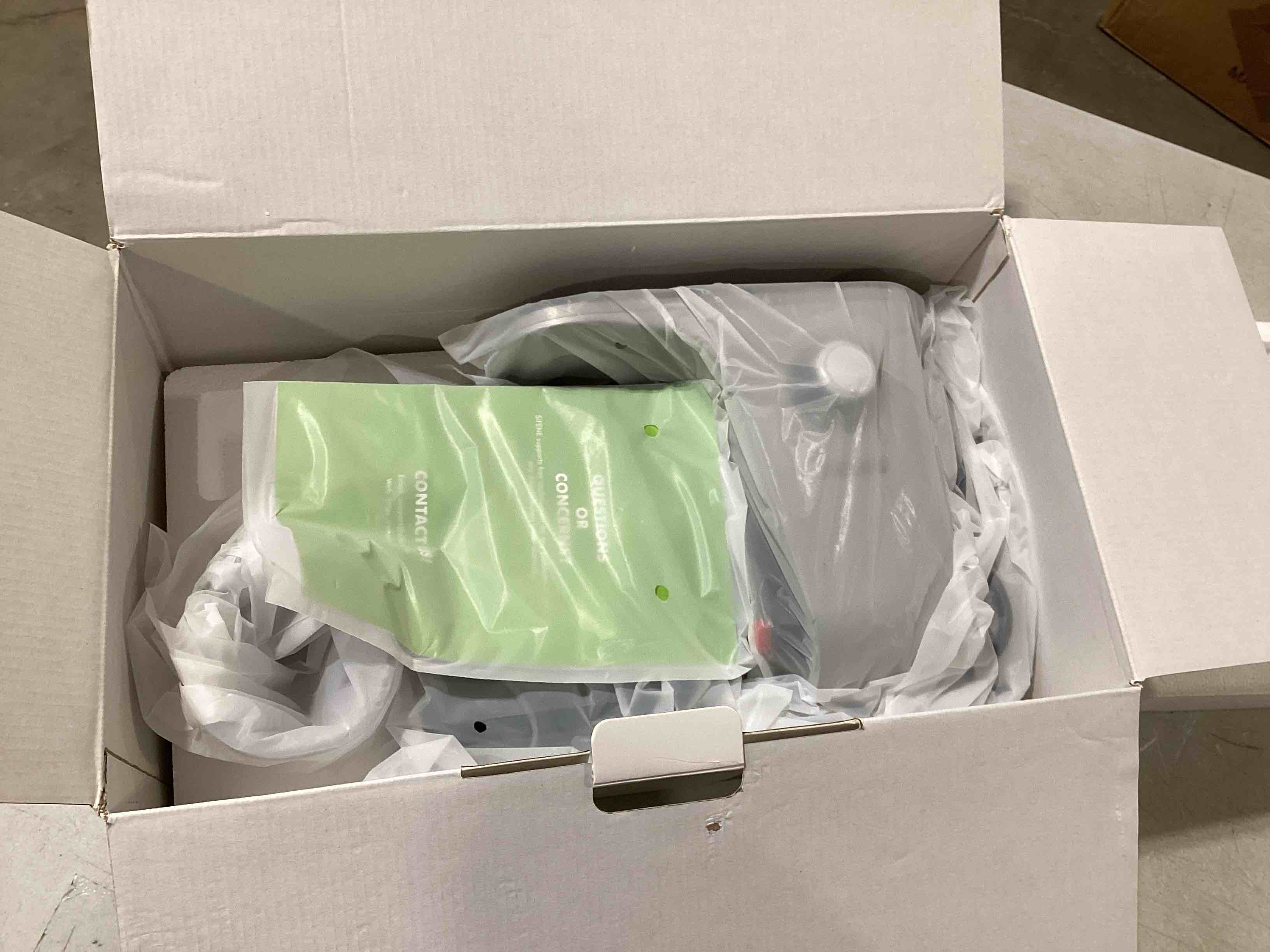 https://s3.amazonaws.com/lotting-images-prod/bidfta/RED6318693_1715963289228.jpeg