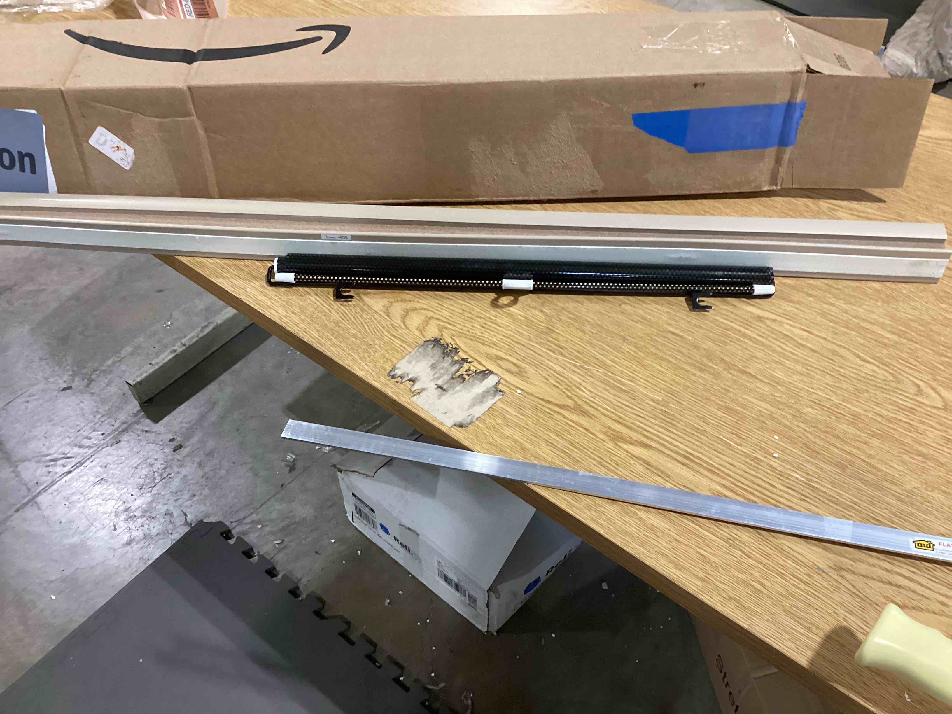 https://s3.amazonaws.com/lotting-images-prod/bidfta/RED6318784_1716209064501.jpeg