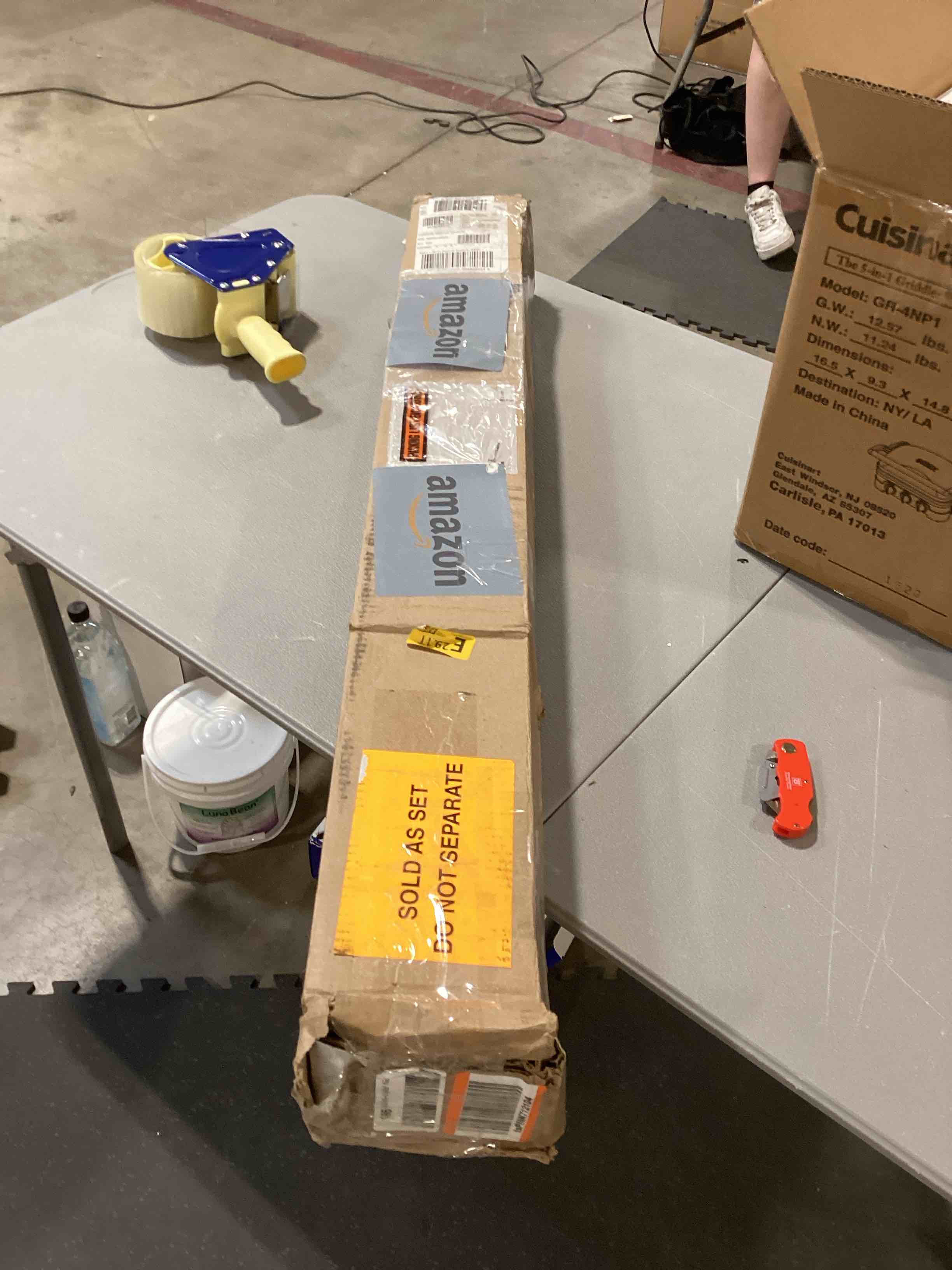 https://s3.amazonaws.com/lotting-images-prod/bidfta/RED6319862_1718715678928.jpeg