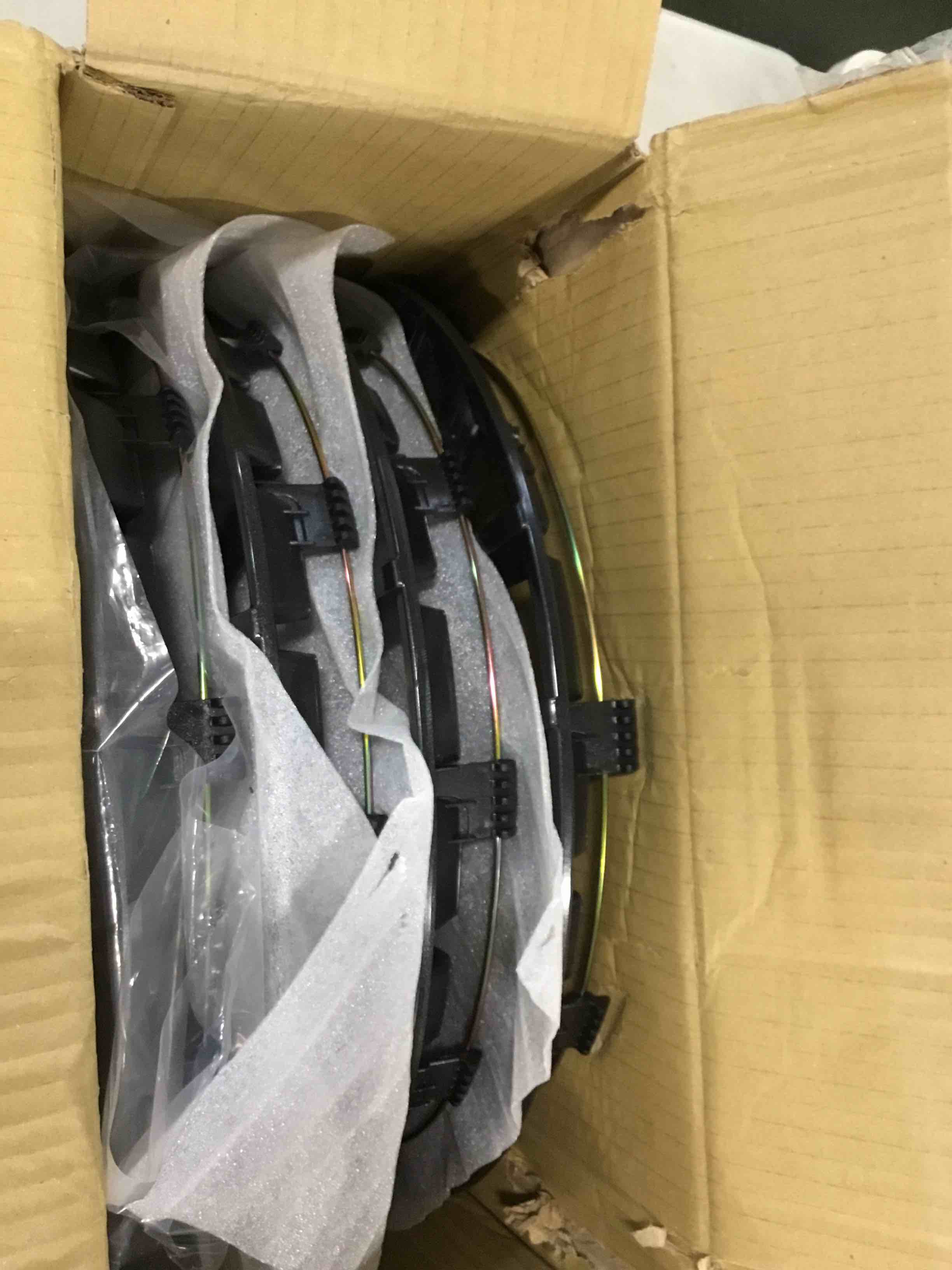 https://s3.amazonaws.com/lotting-images-prod/bidfta/RED6320044_1712582630987.jpeg