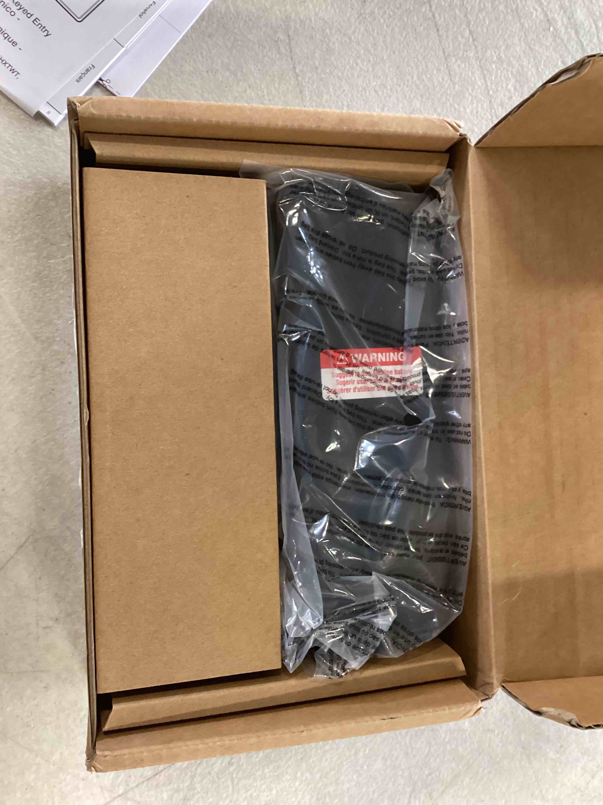 https://s3.amazonaws.com/lotting-images-prod/bidfta/RED6321863_1716475370945.jpeg