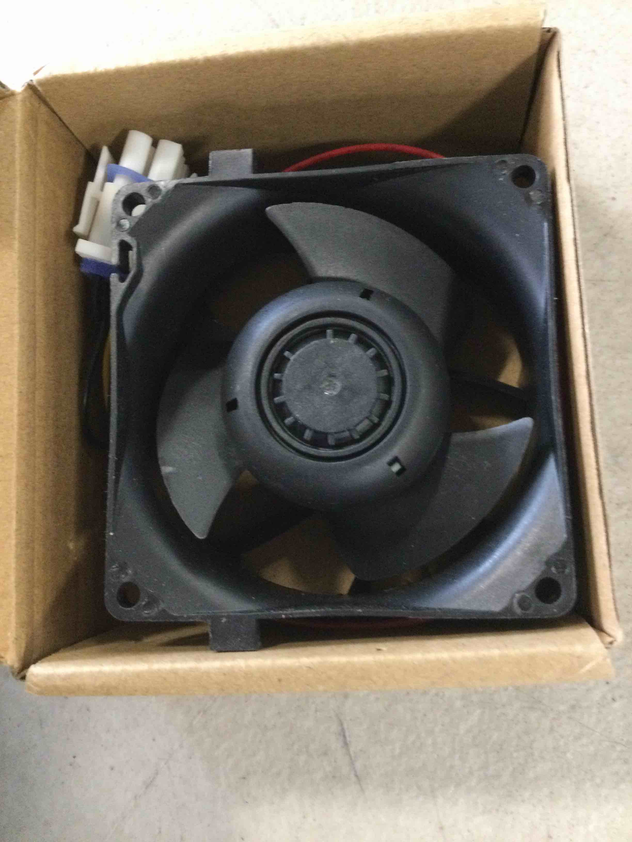 https://s3.amazonaws.com/lotting-images-prod/bidfta/RED6322044_1716492957875.jpeg