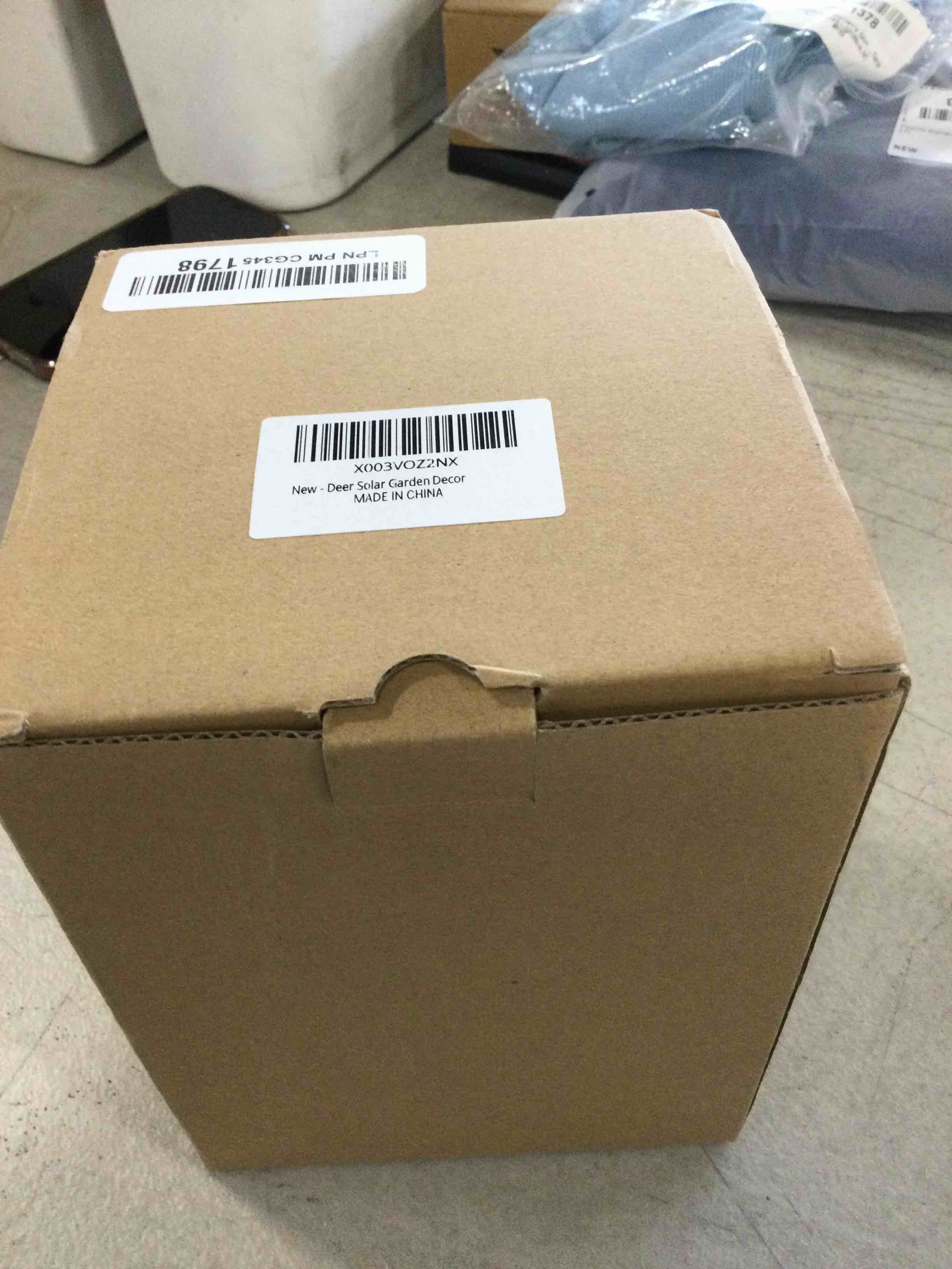 https://s3.amazonaws.com/lotting-images-prod/bidfta/RED6322208_1716561967973.jpeg