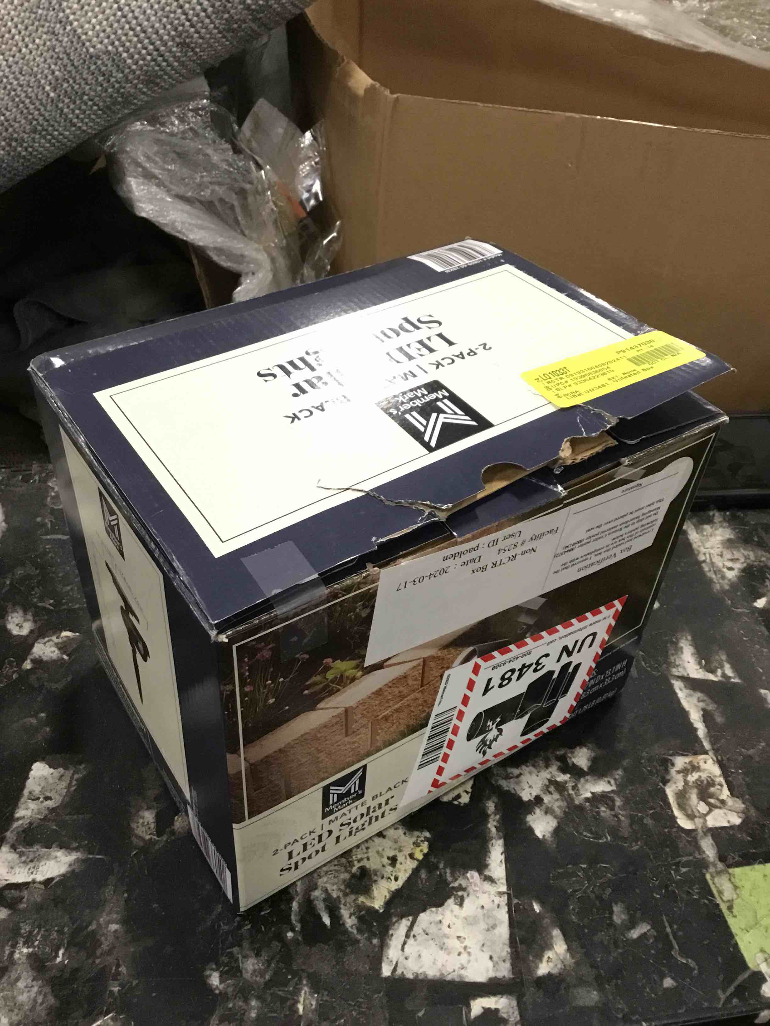 https://s3.amazonaws.com/lotting-images-prod/bidfta/RED6323612_1713278604132.jpeg