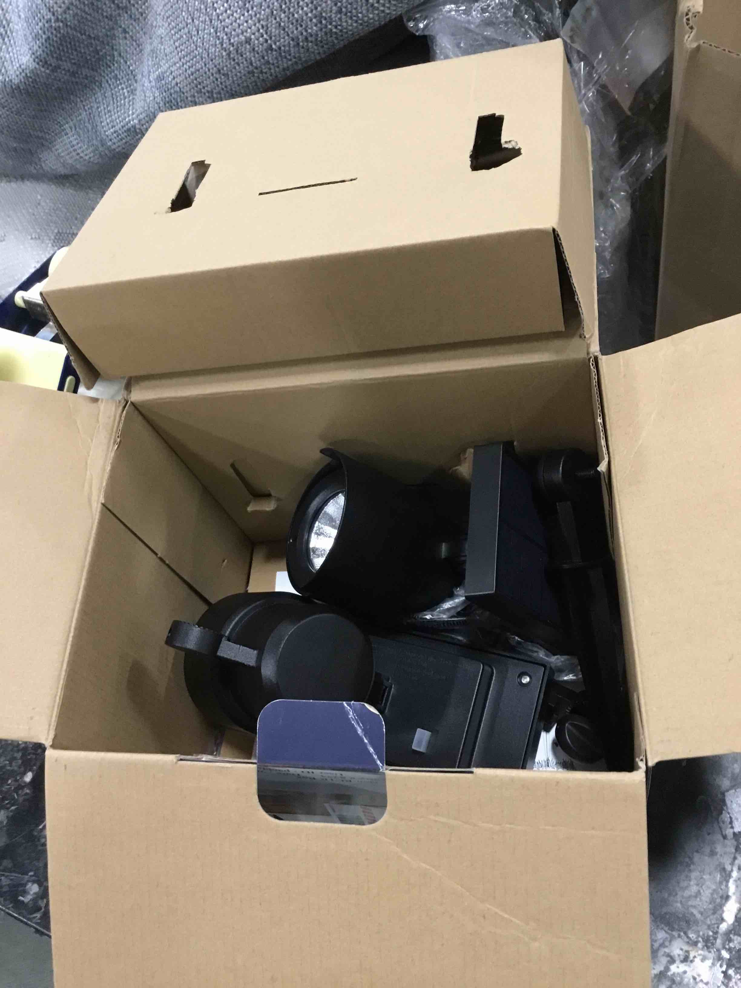 https://s3.amazonaws.com/lotting-images-prod/bidfta/RED6323612_1713278621765.jpeg