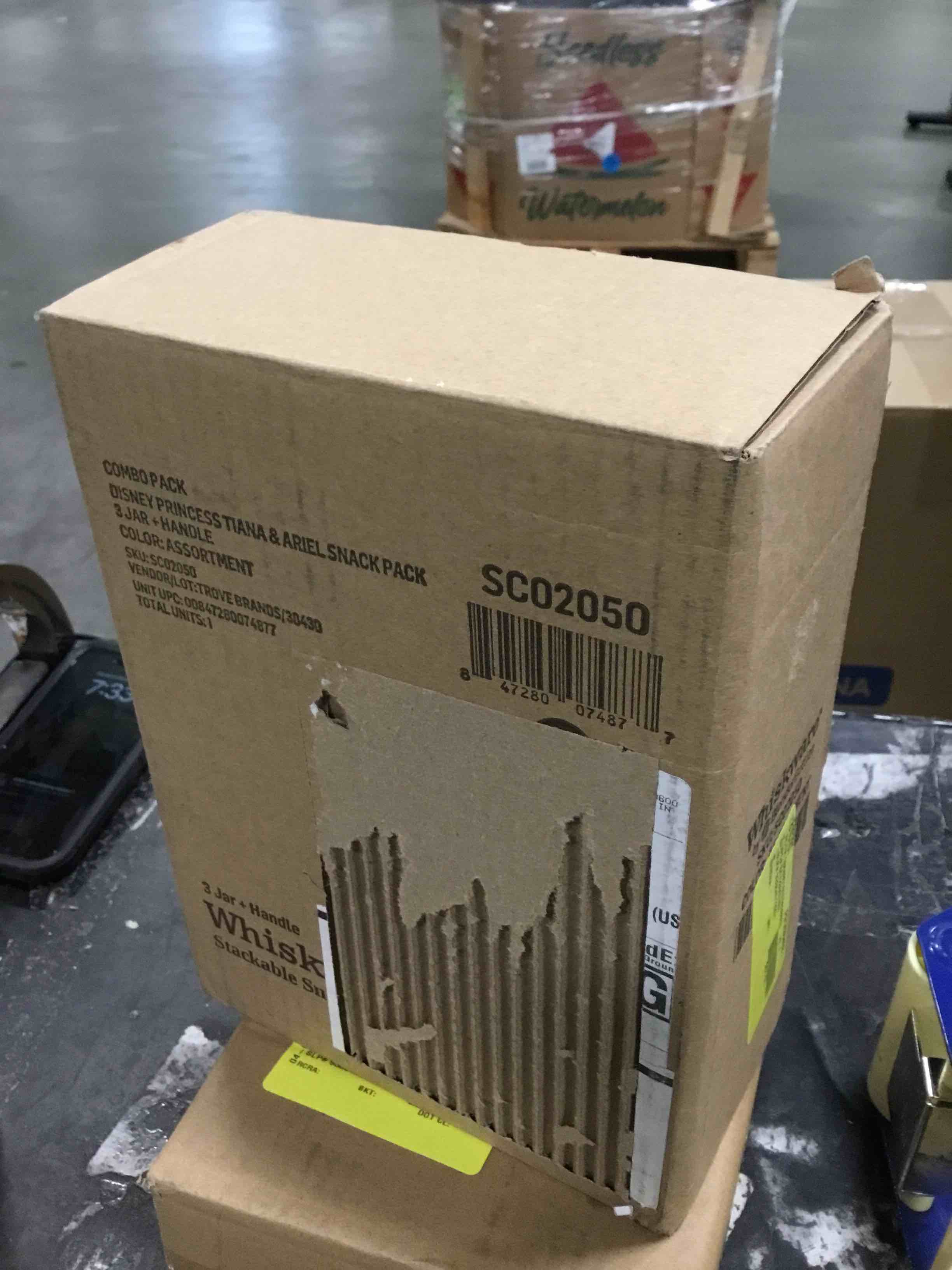 https://s3.amazonaws.com/lotting-images-prod/bidfta/RED6323712_1713353621170.jpeg