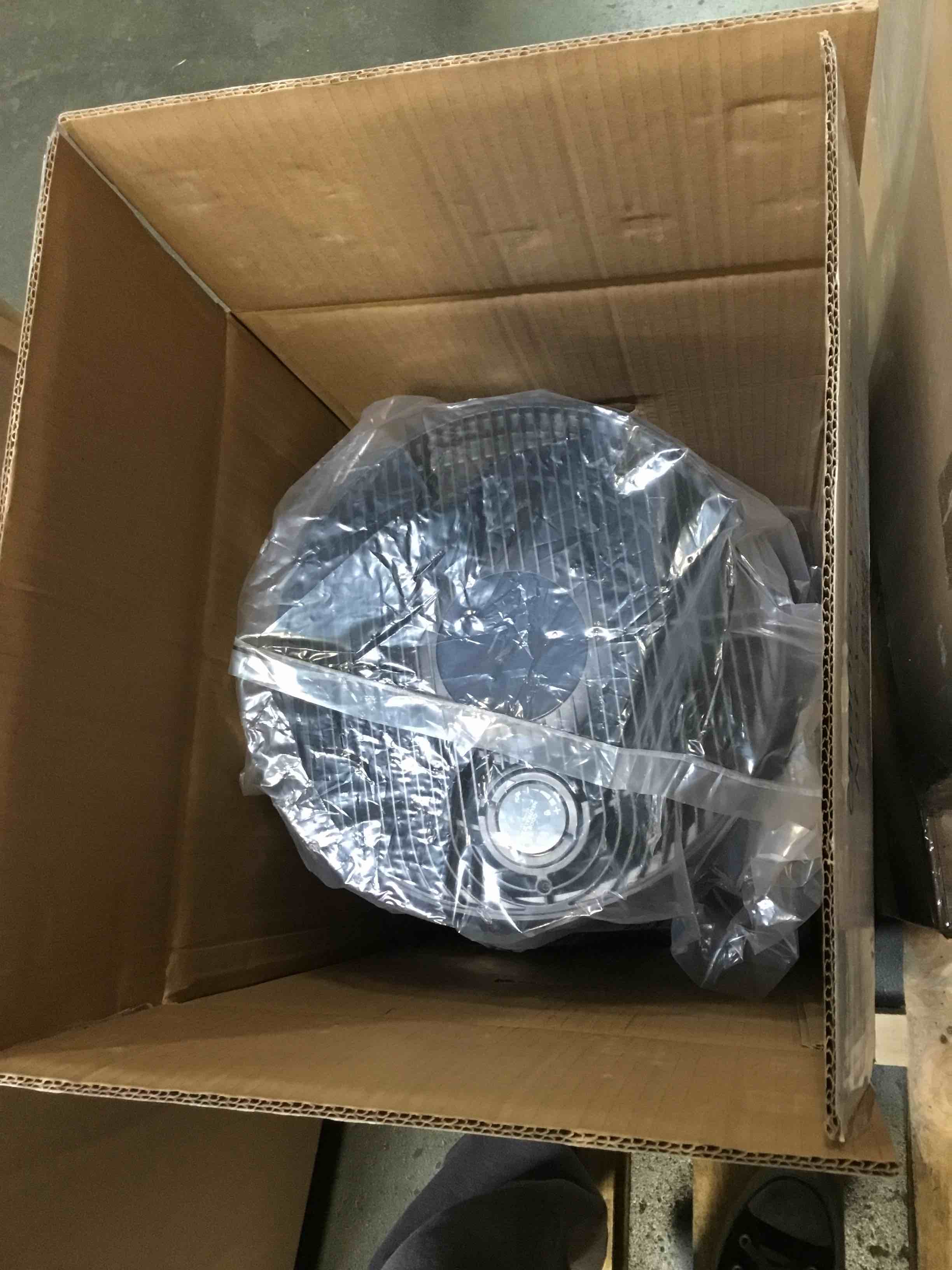 https://s3.amazonaws.com/lotting-images-prod/bidfta/RED6323998_1713467812660.jpeg