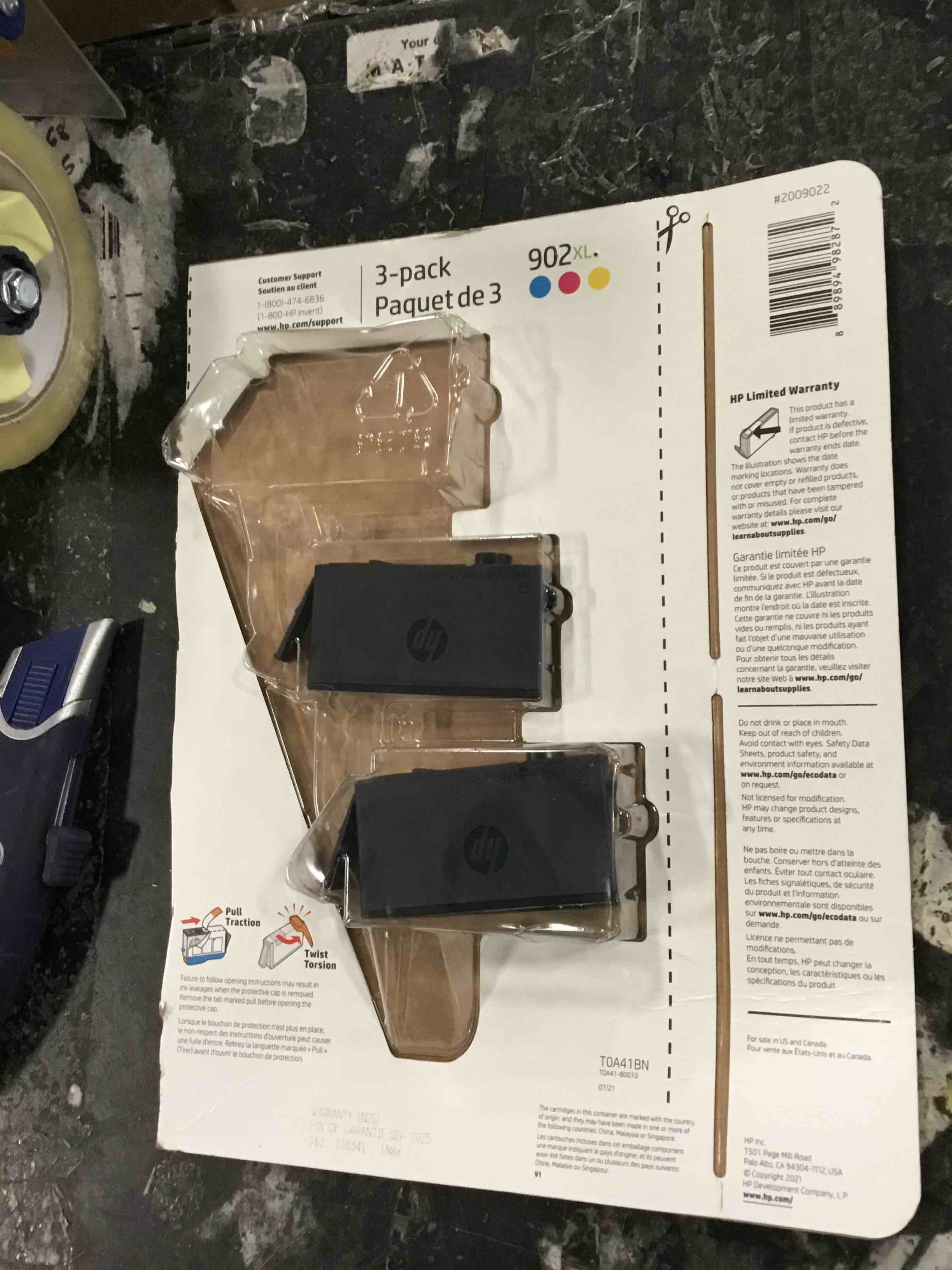 https://s3.amazonaws.com/lotting-images-prod/bidfta/RED6324289_1713810609135.jpeg