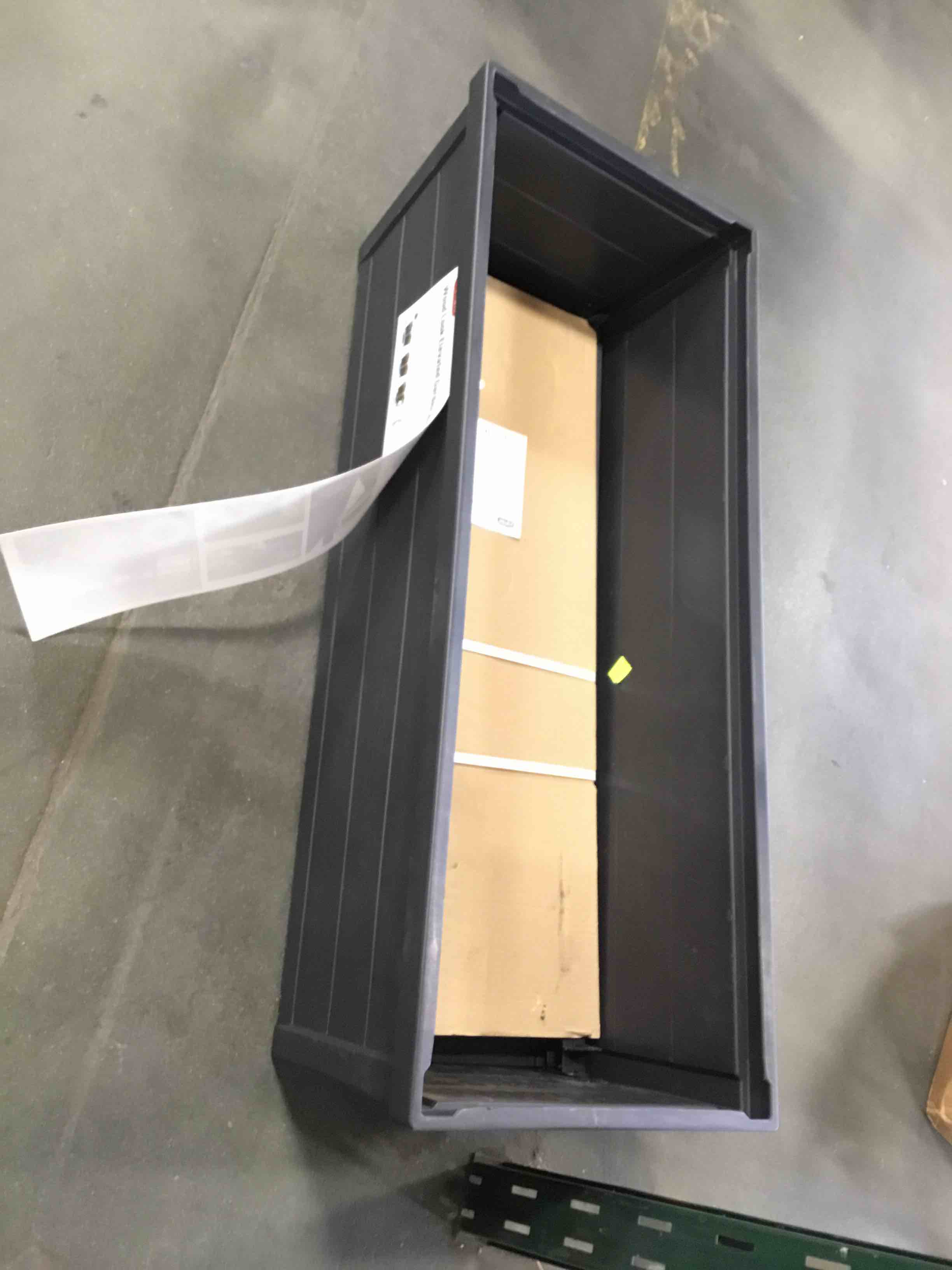 https://s3.amazonaws.com/lotting-images-prod/bidfta/RED6324303_1713813235340.jpeg